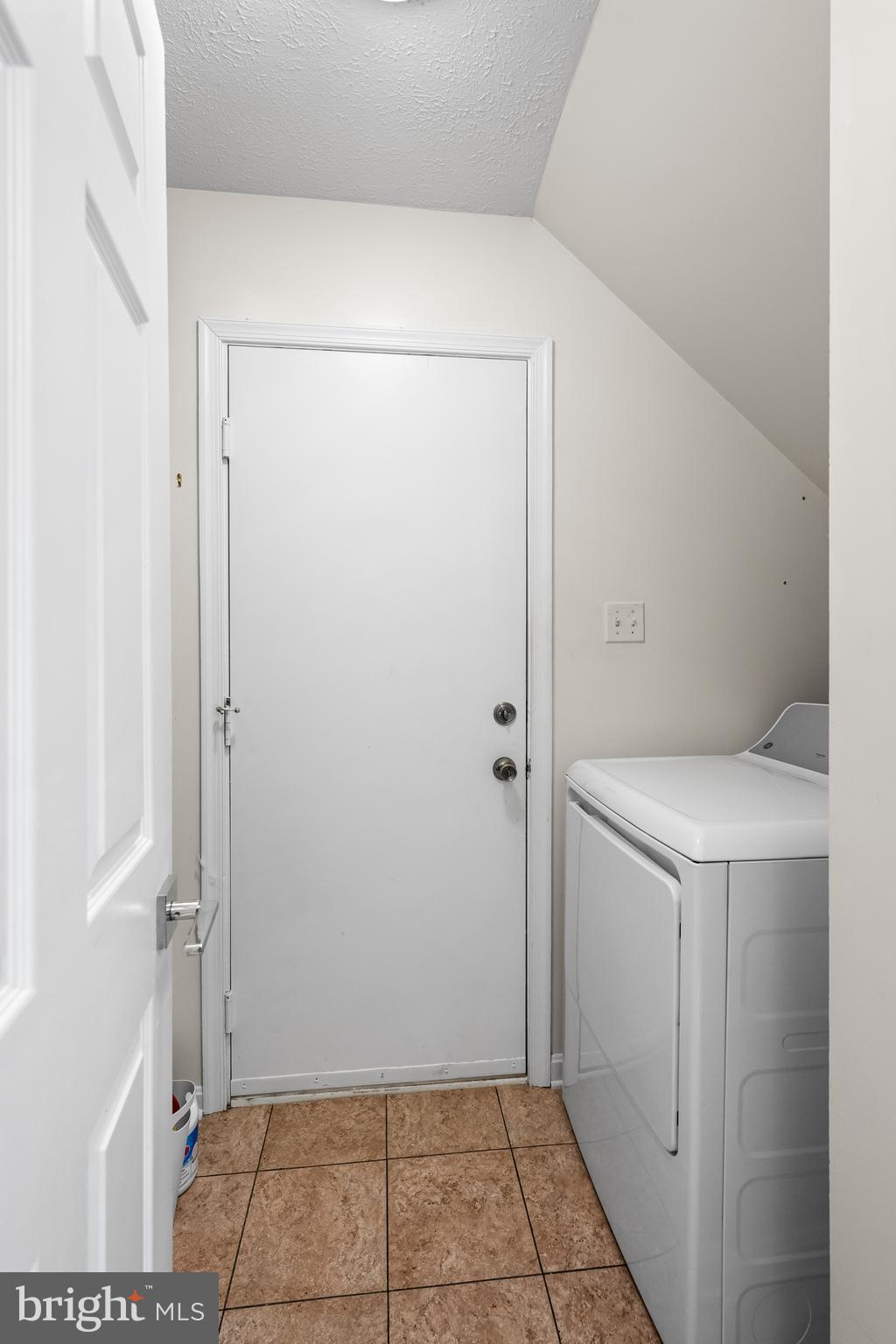 LANCASTER - Residential Lease