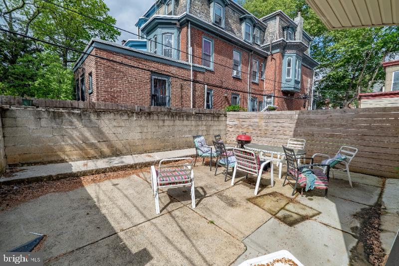 UNIVERSITY CITY - Residential Lease