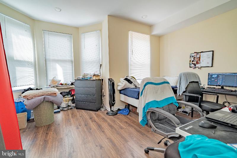 UNIVERSITY CITY - Residential Lease