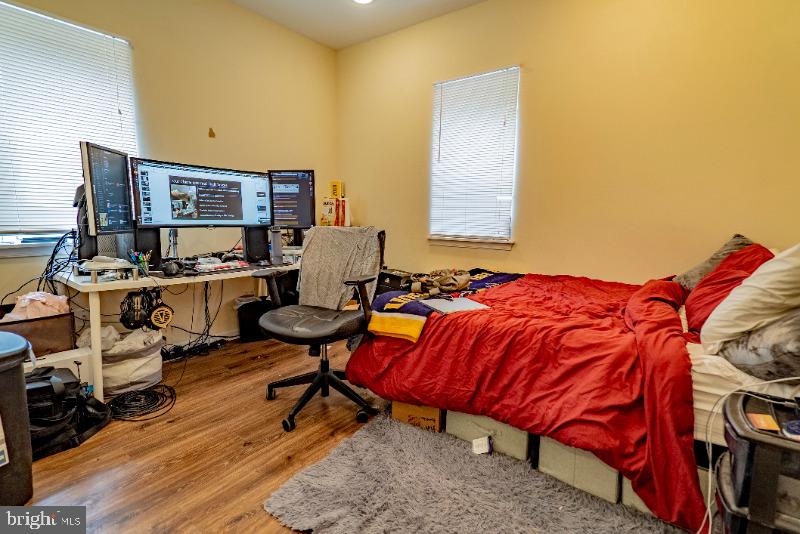 UNIVERSITY CITY - Residential Lease