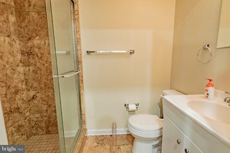 UNIVERSITY CITY - Residential Lease