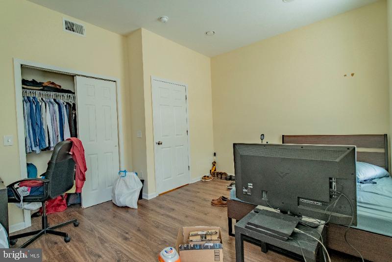 UNIVERSITY CITY - Residential Lease