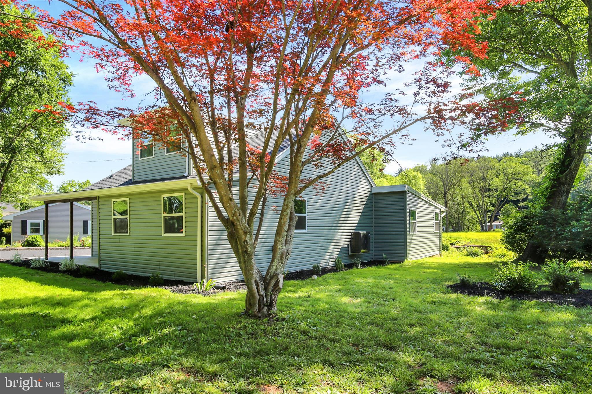 876 CARDINAL LANE