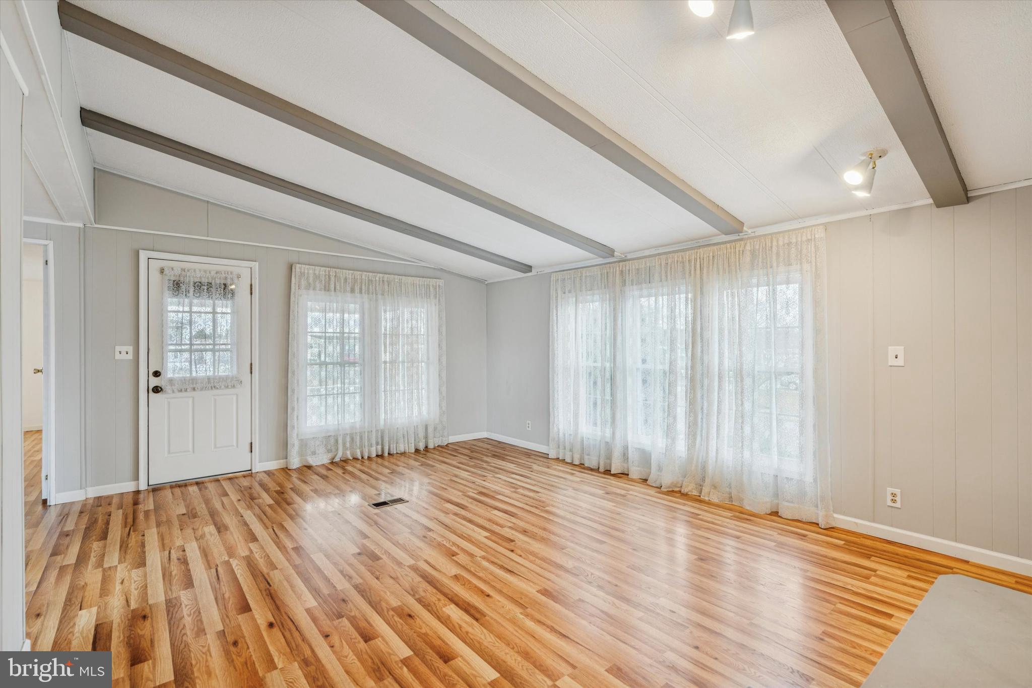 NESHAMINY FALLS - Residential