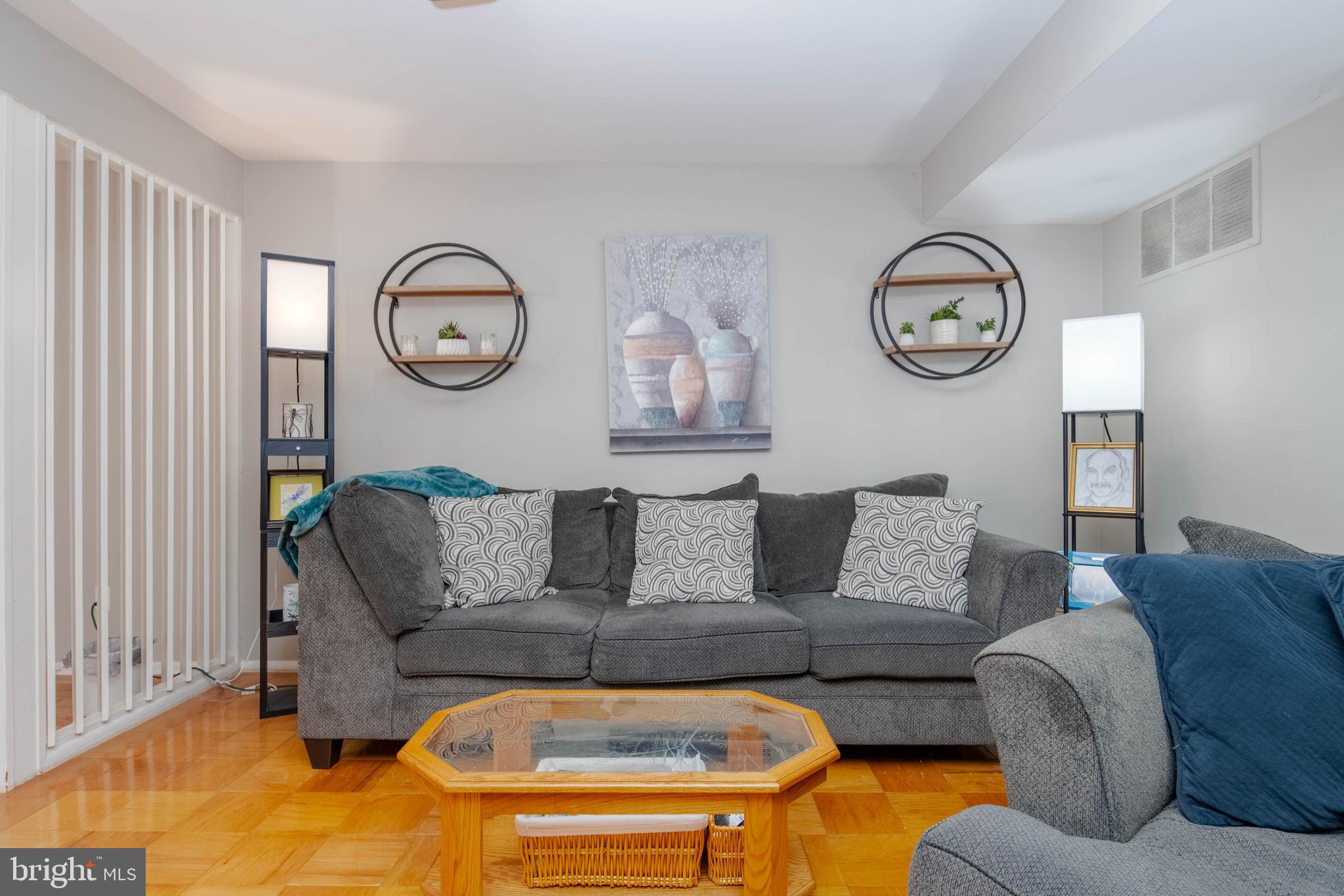 HICKORY HILLS - Residential