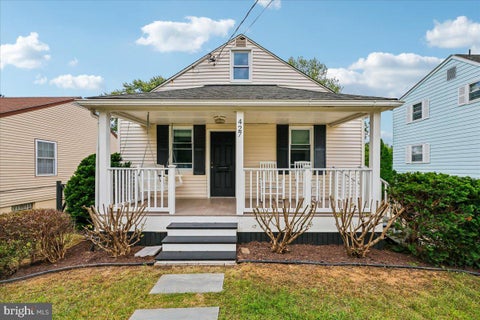 Photo of 427 Mcarthur Drive, ROCKVILLE, MD 20850 (MLS # MDMC2255494)