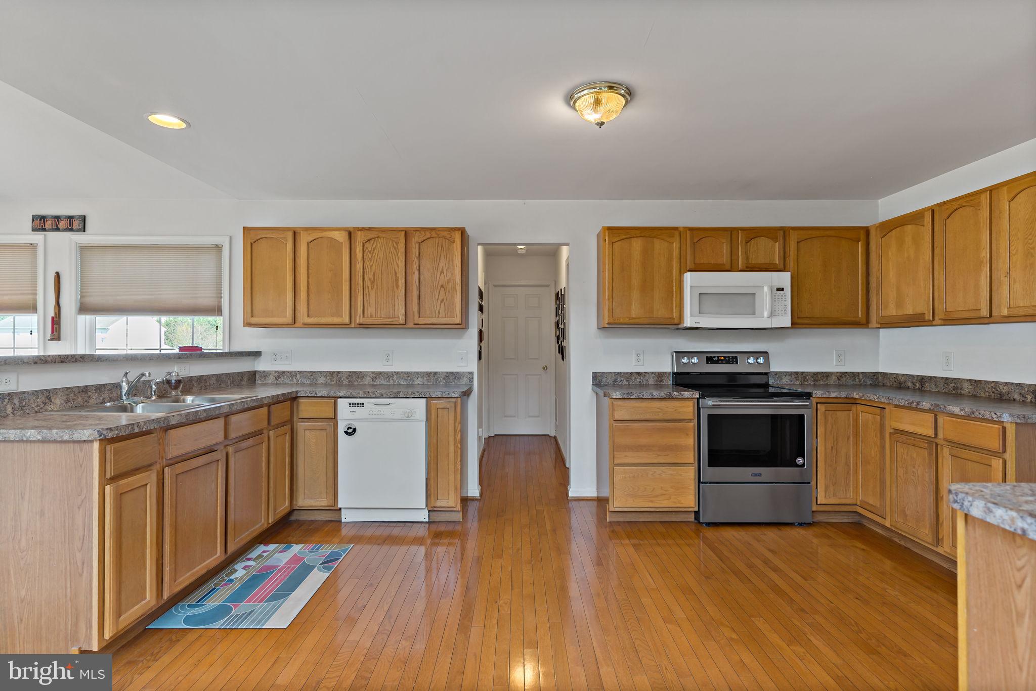 APPLE KNOLLS - Residential