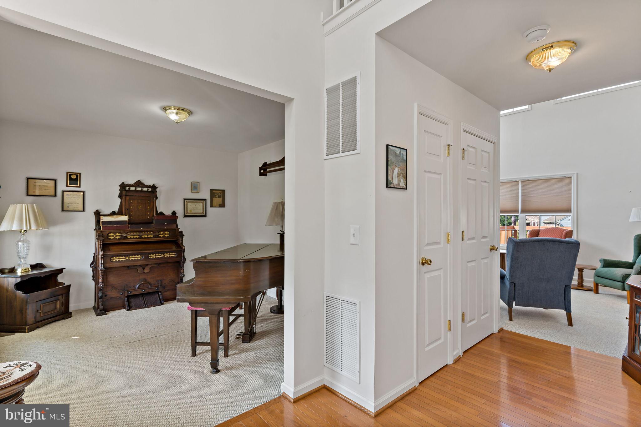 APPLE KNOLLS - Residential