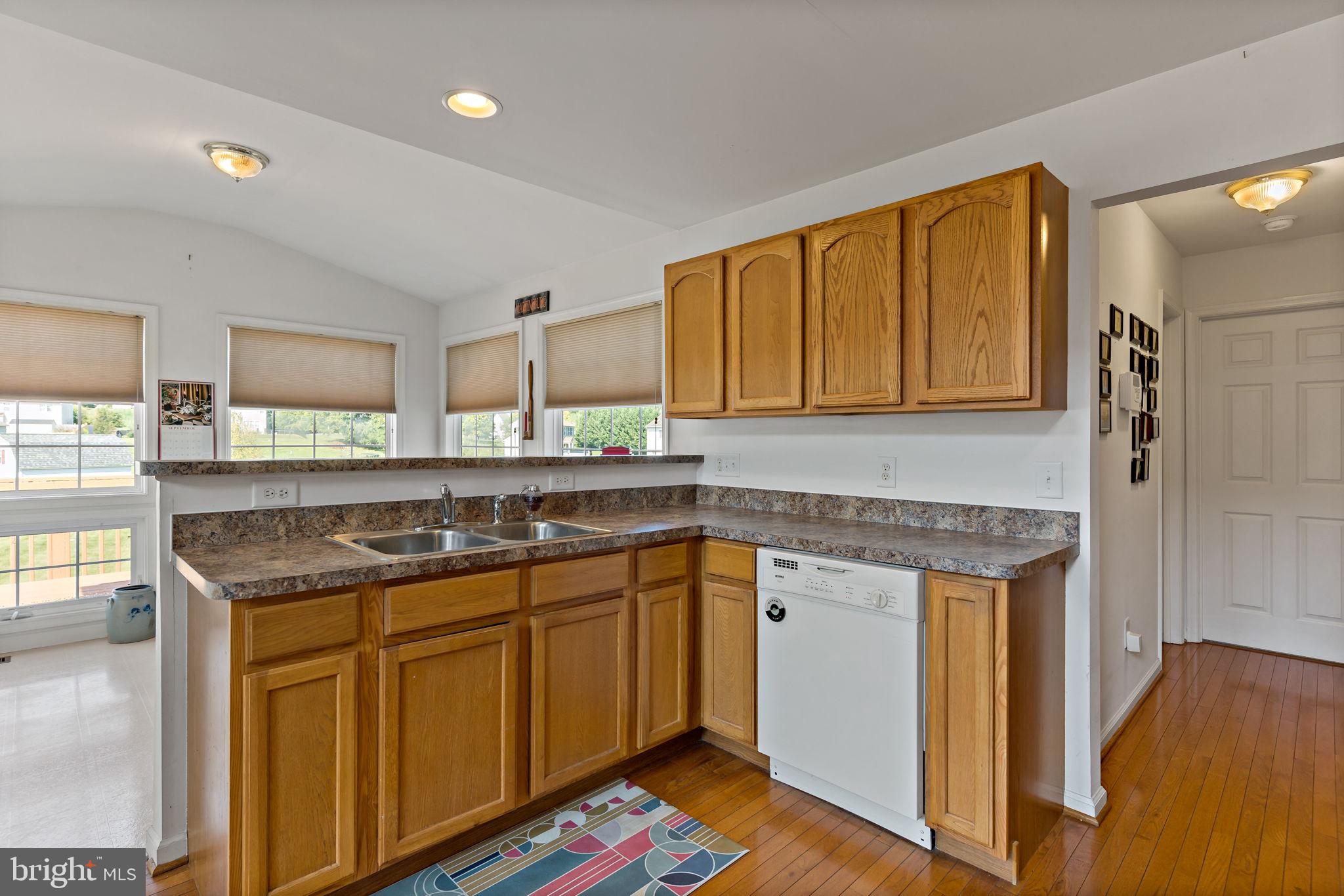 APPLE KNOLLS - Residential