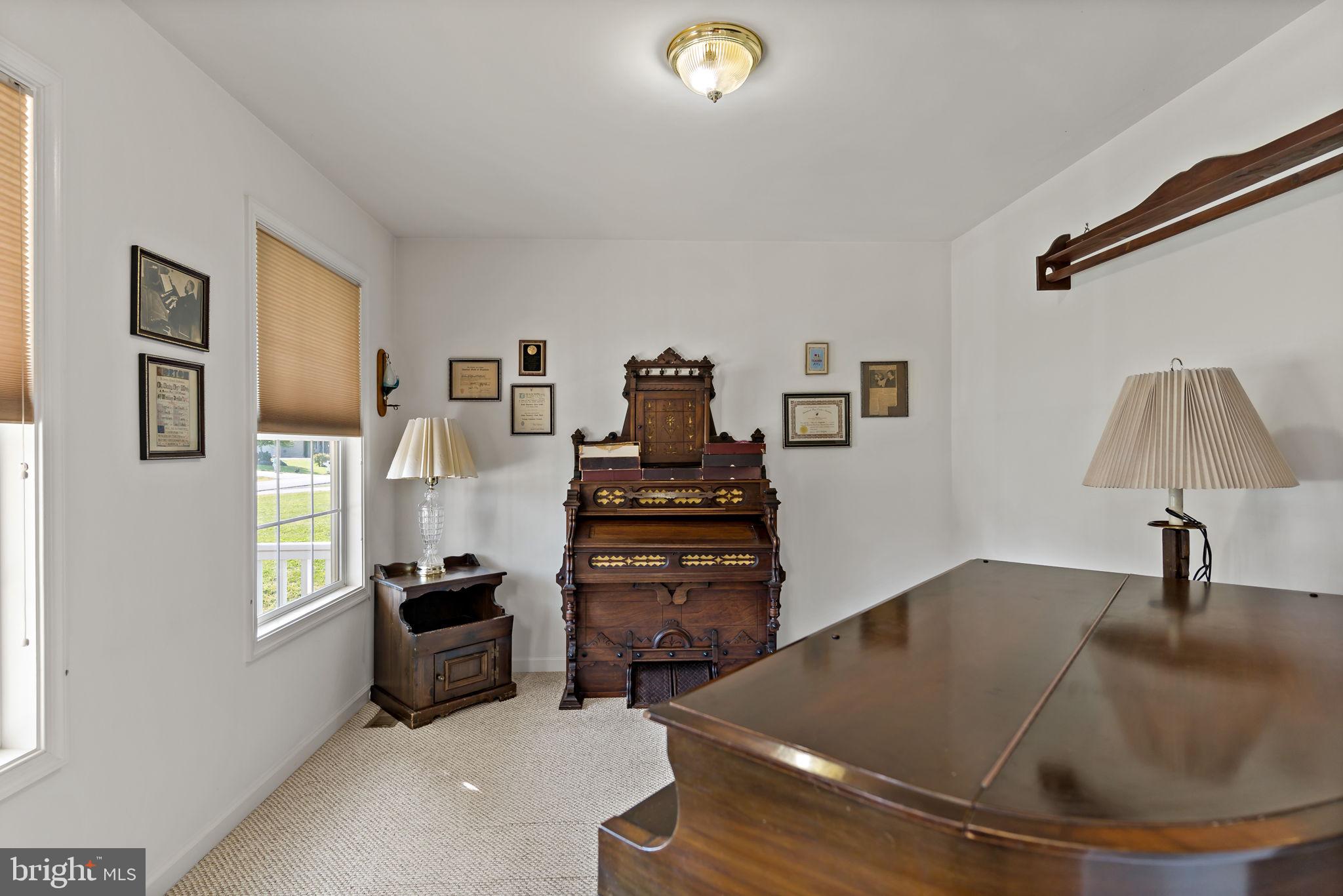 APPLE KNOLLS - Residential