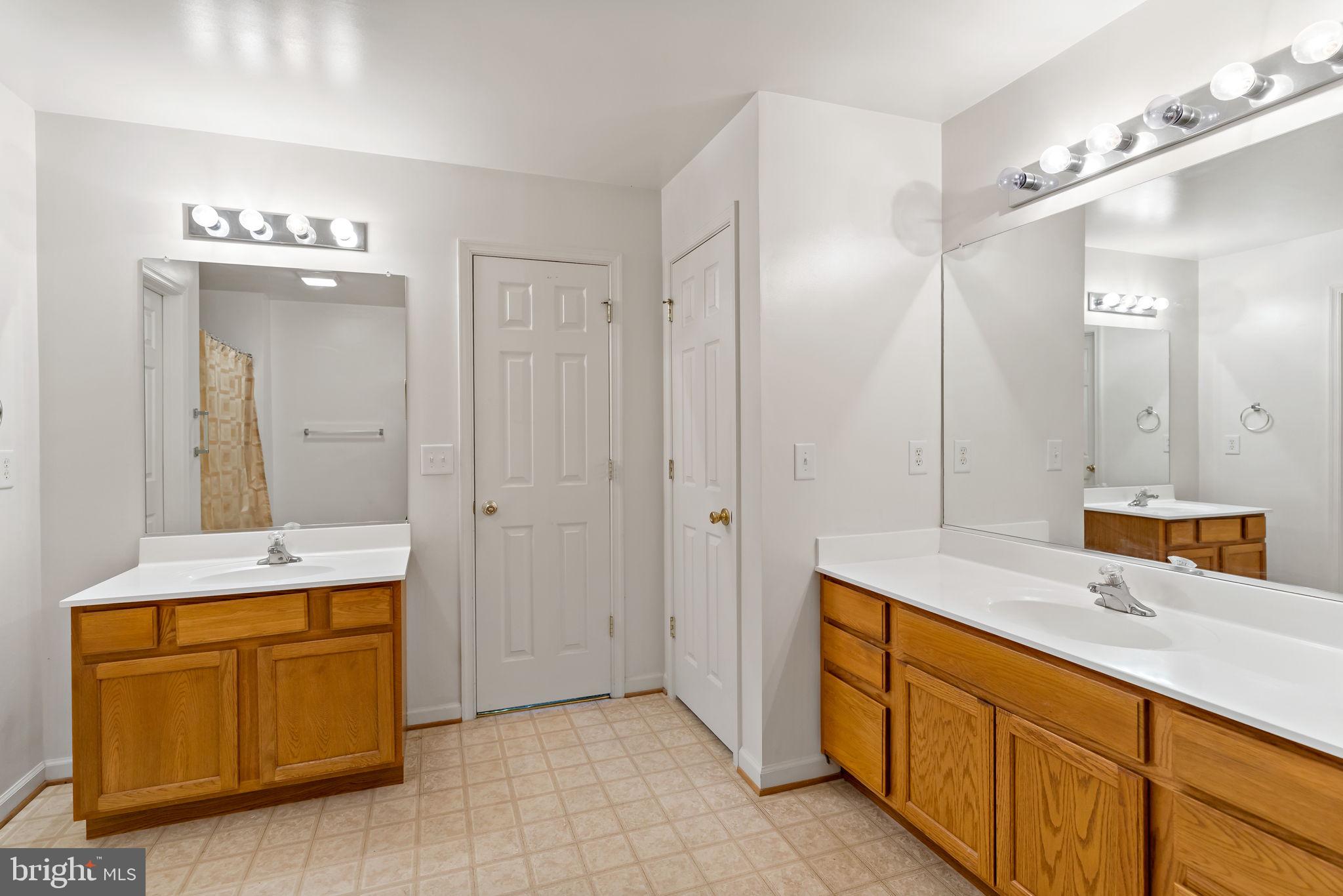 APPLE KNOLLS - Residential