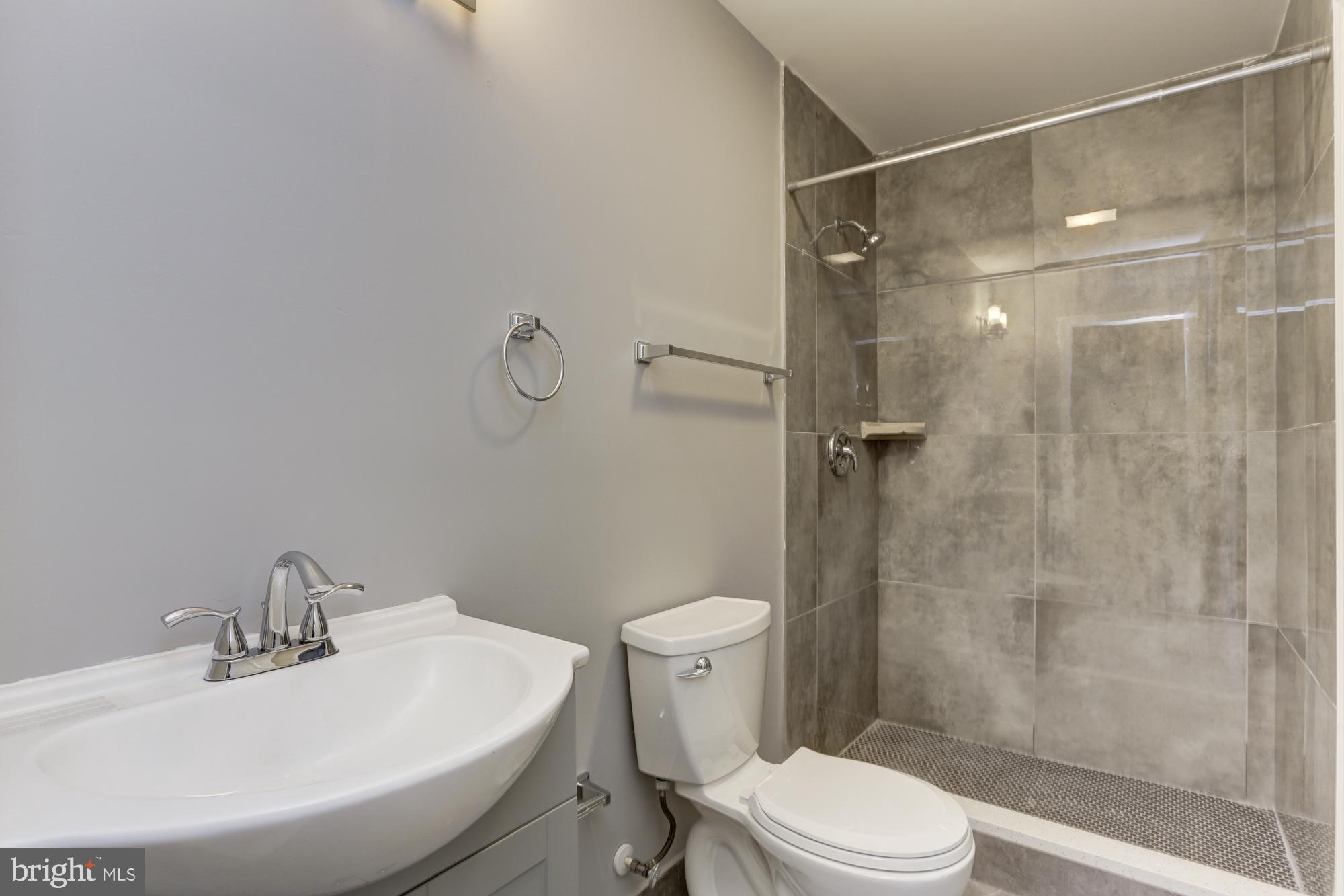 HIGHLANDTOWN - Residential Lease