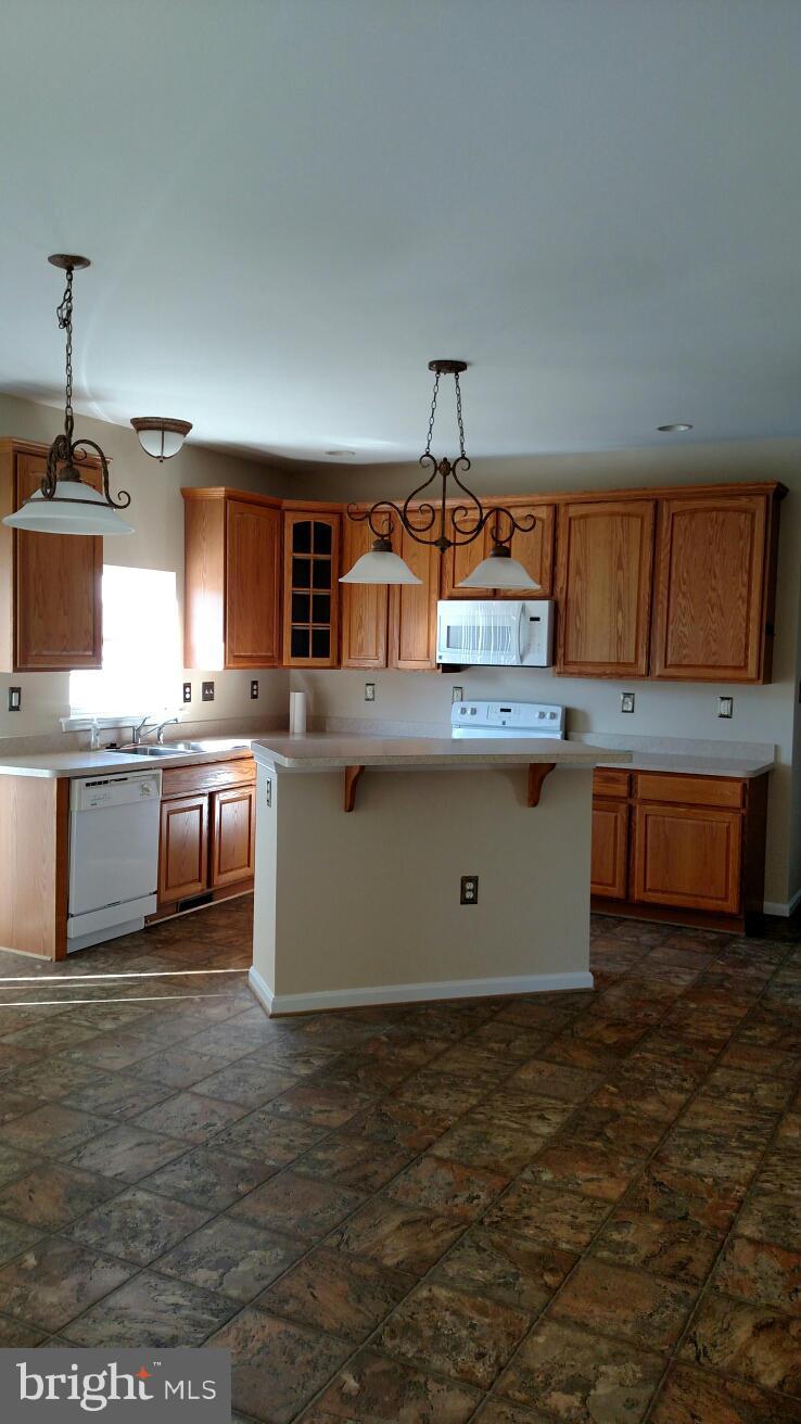 VILLAGES AT LEONARDTOWN - Residential Lease