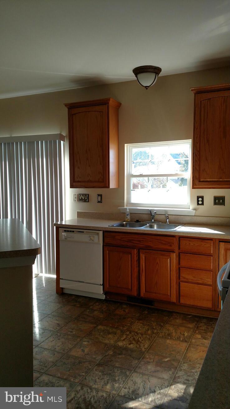 VILLAGES AT LEONARDTOWN - Residential Lease