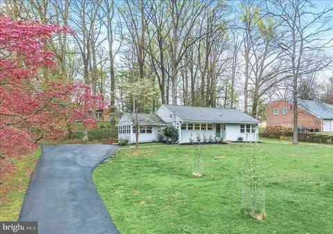 901 Hobbs Drive, Silver Spring, MD MLS: MDMC2174054
