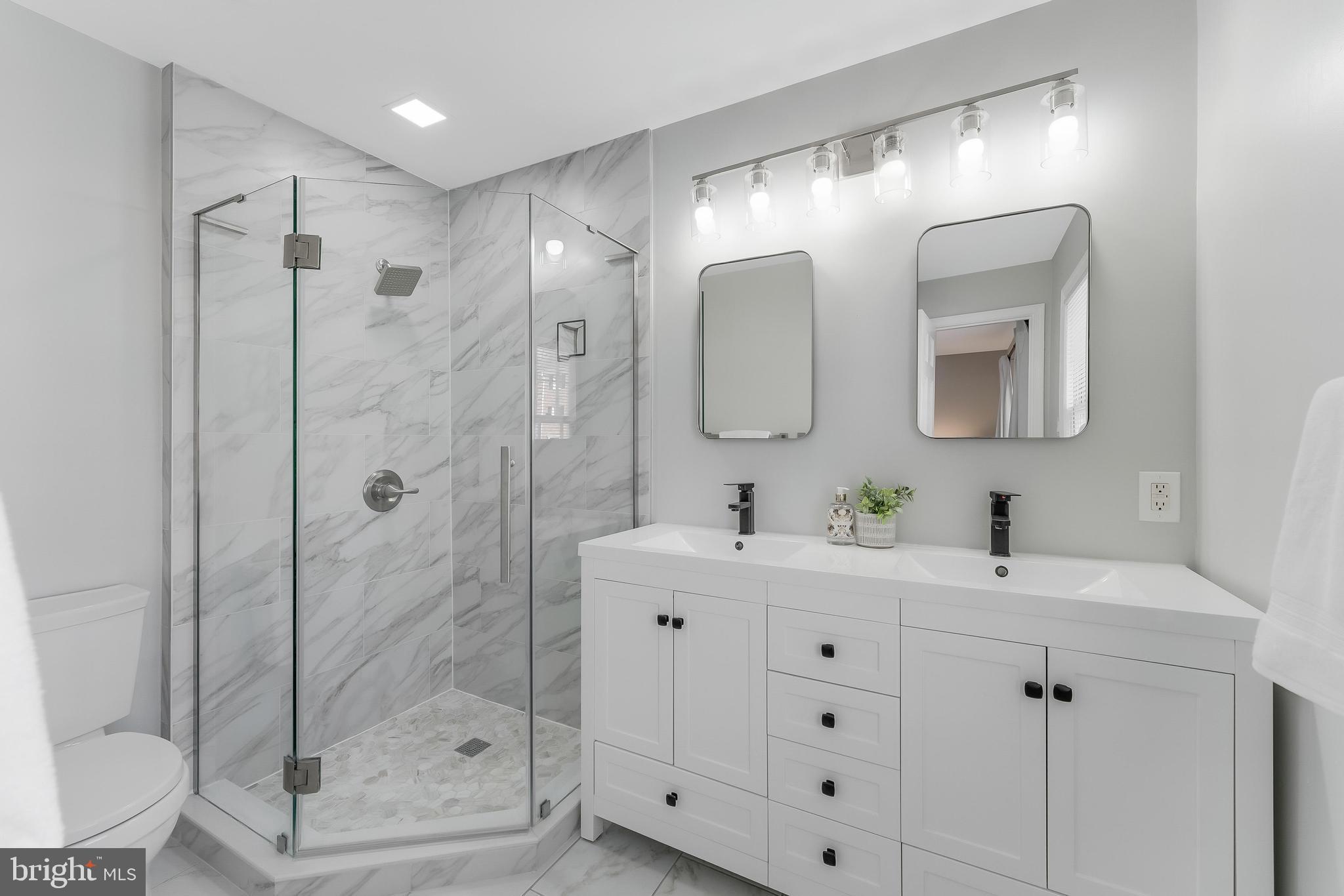 KINGS MANOR TOWNE HOUSES - Residential