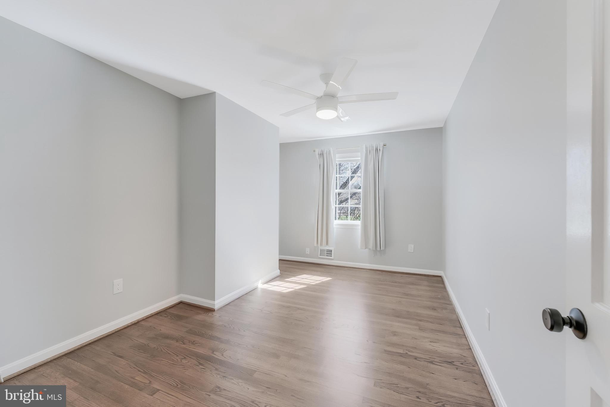 KINGS MANOR TOWNE HOUSES - Residential