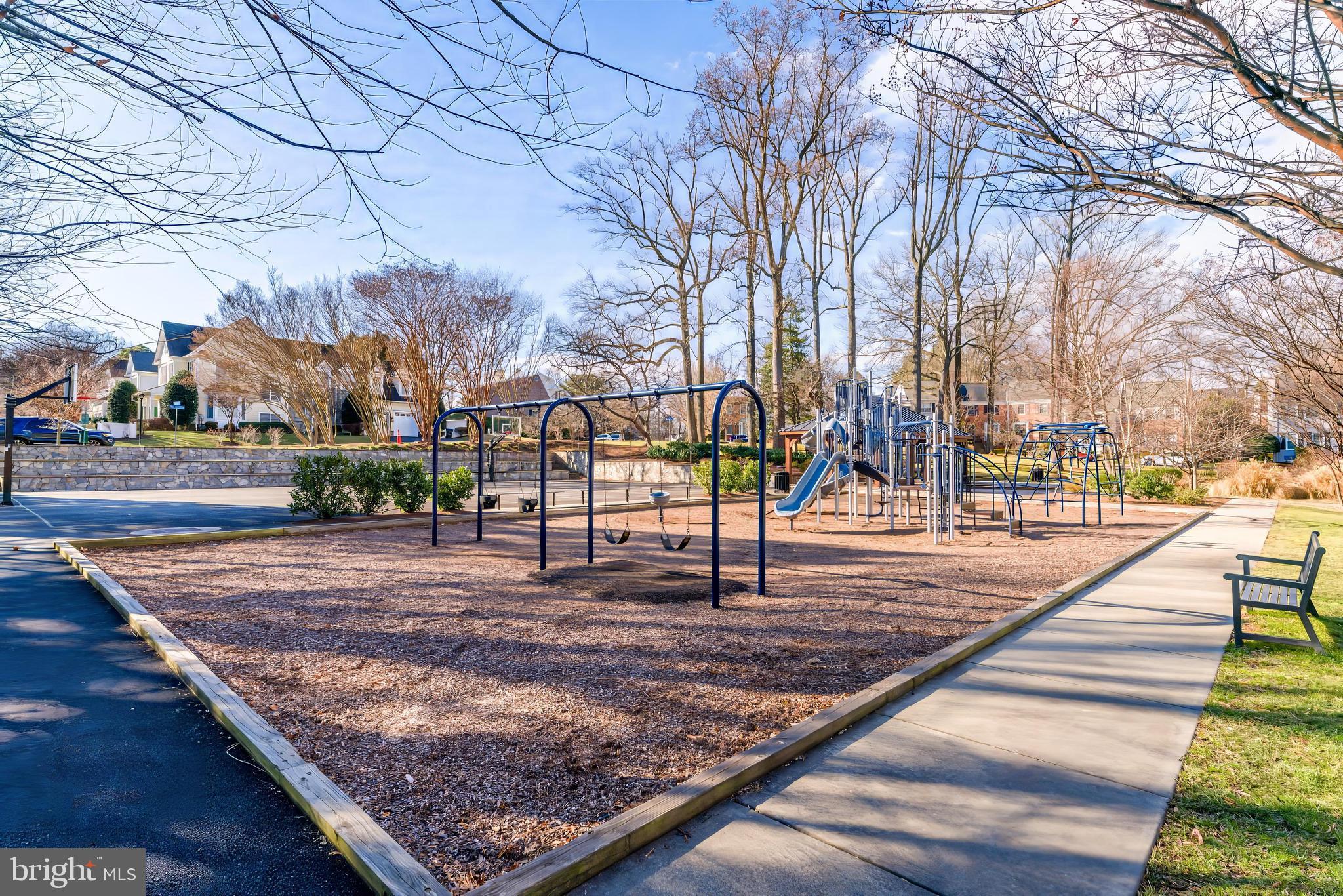 KINGS MANOR TOWNE HOUSES - Residential