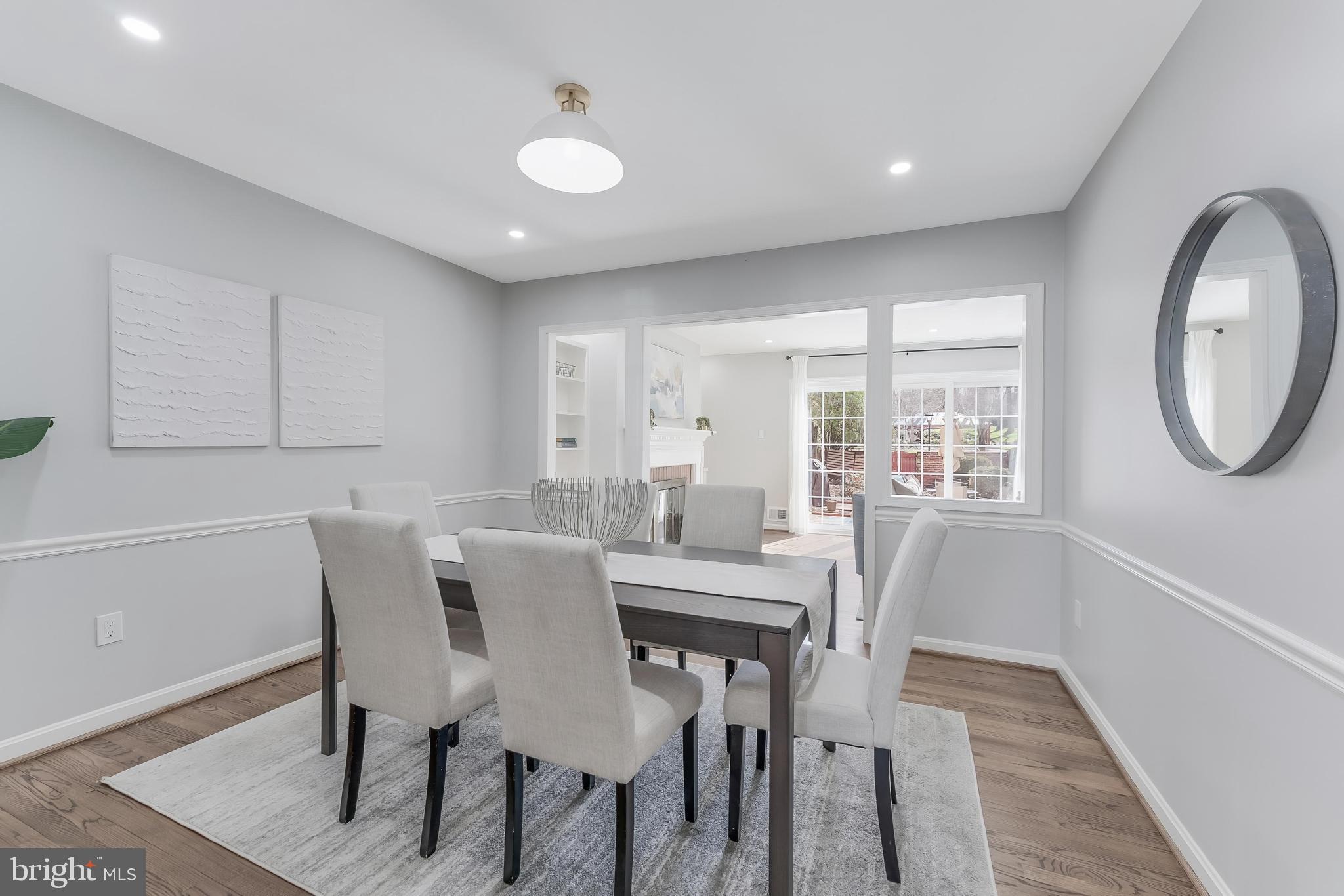 KINGS MANOR TOWNE HOUSES - Residential