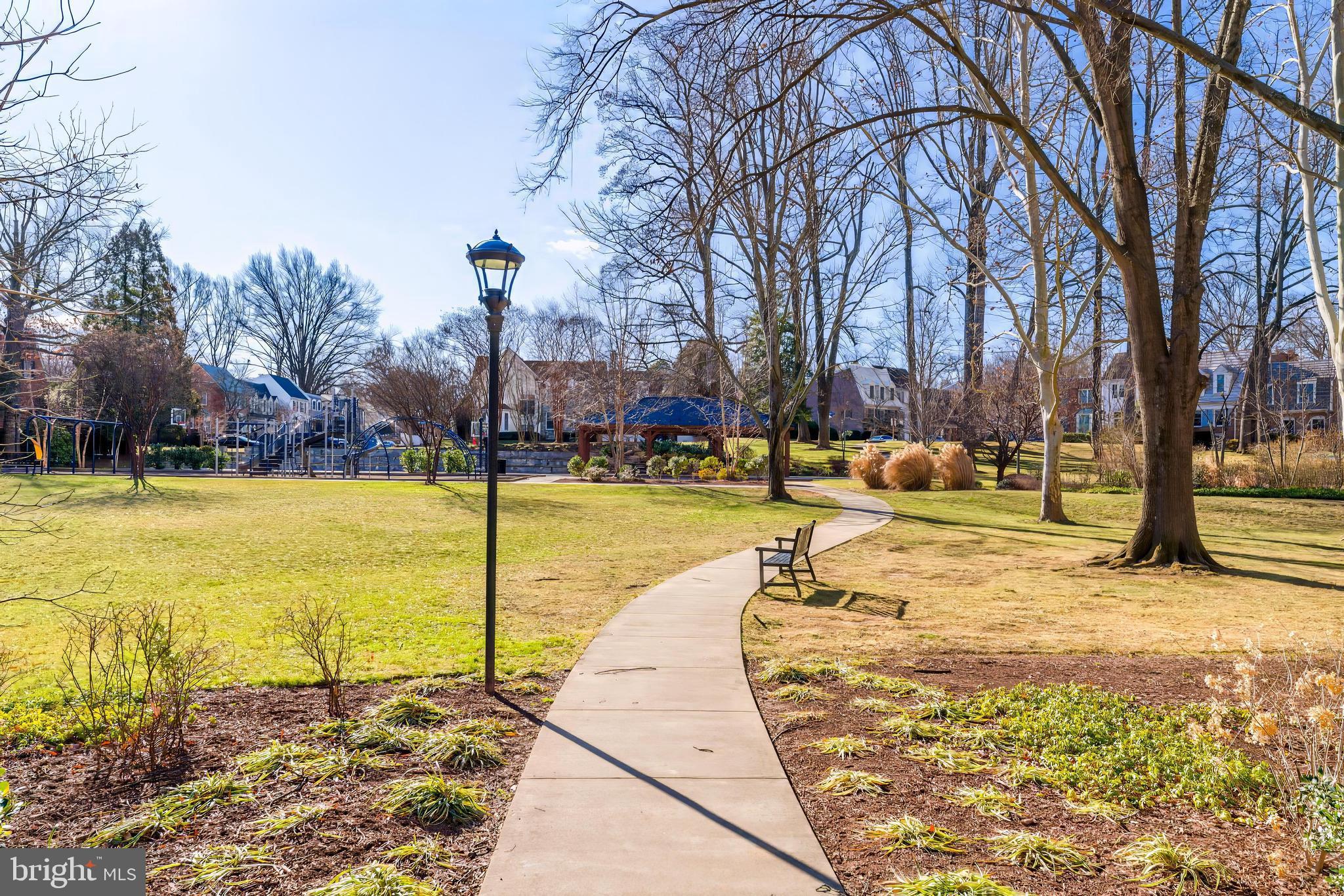 KINGS MANOR TOWNE HOUSES - Residential
