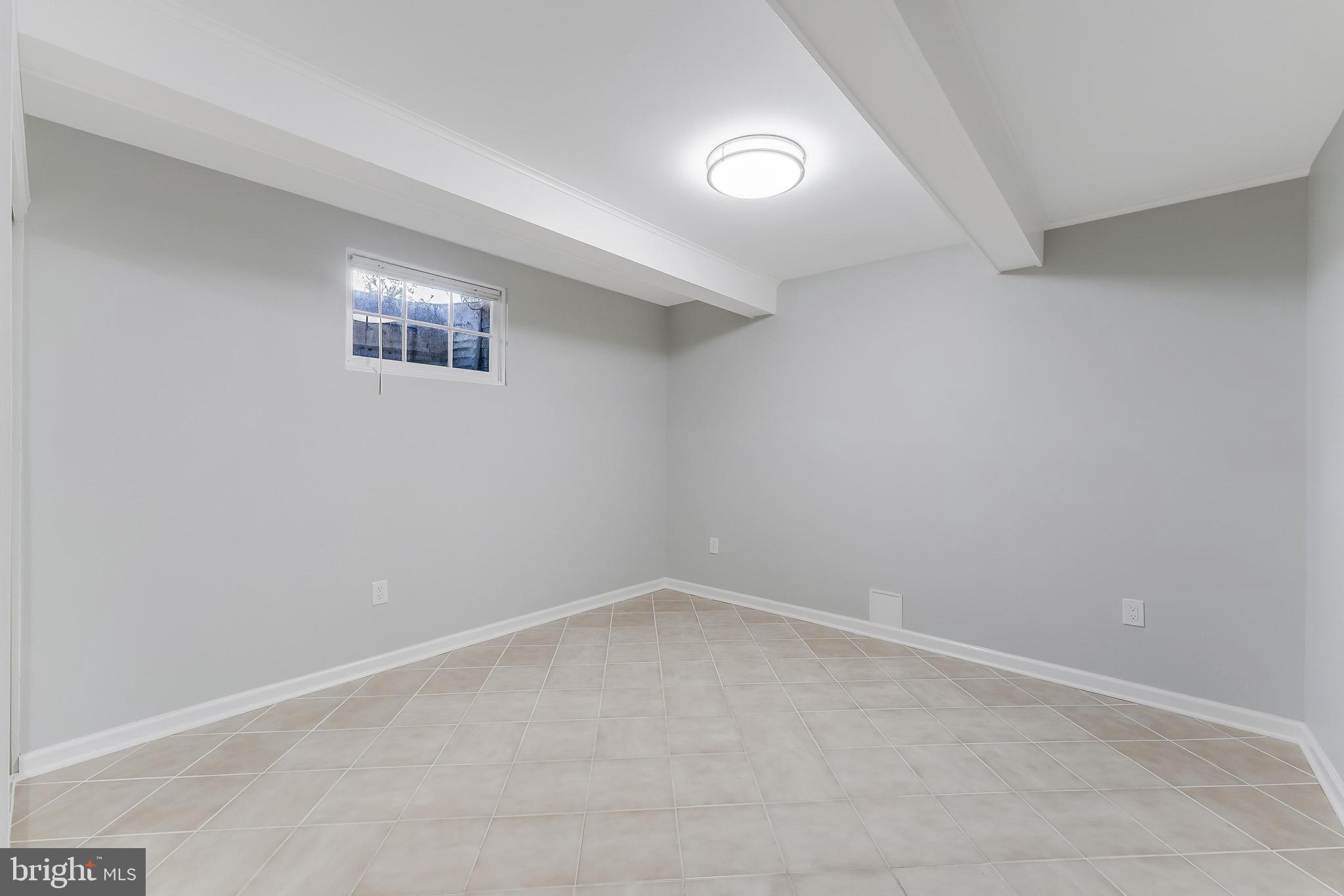 KINGS MANOR TOWNE HOUSES - Residential