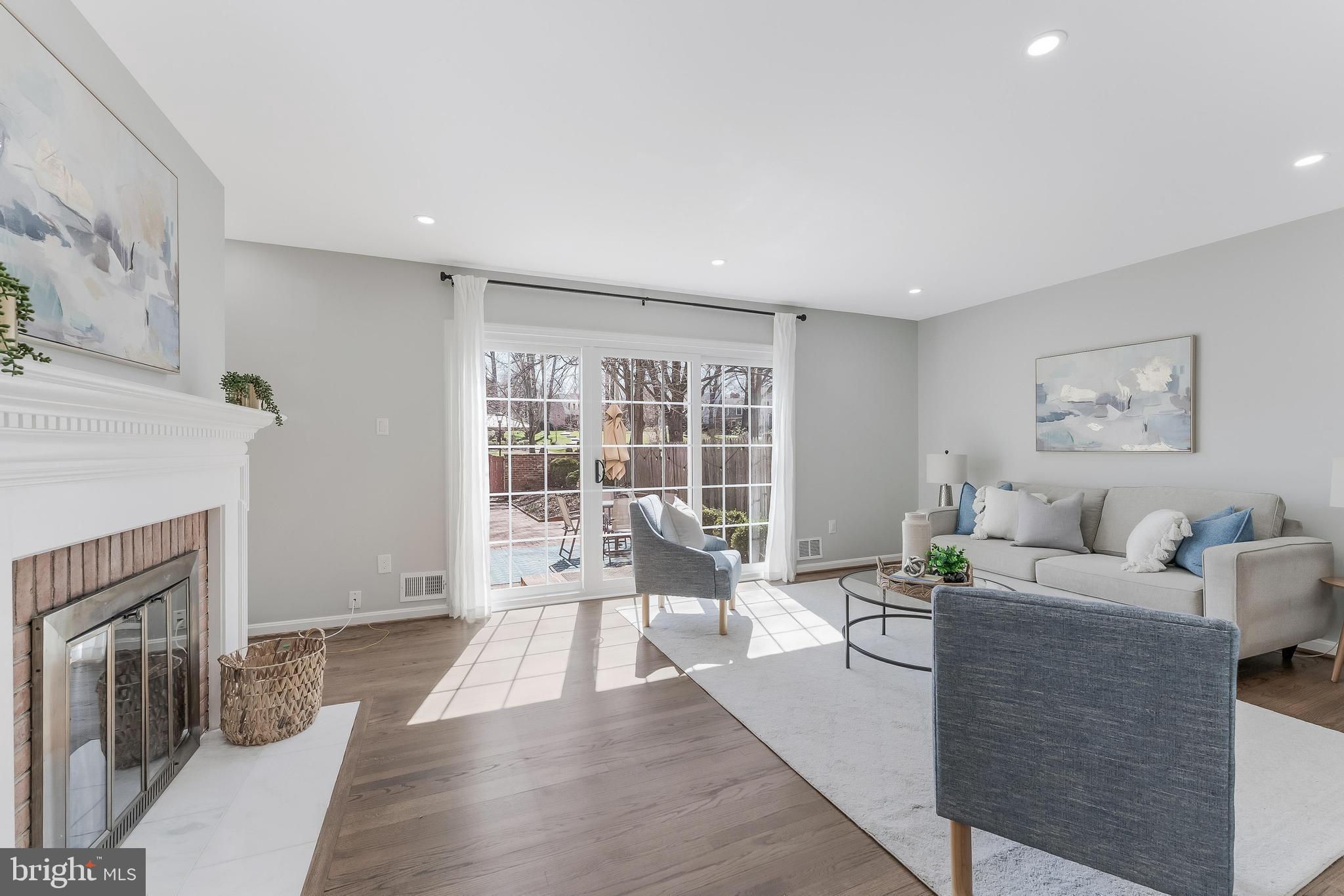 KINGS MANOR TOWNE HOUSES - Residential