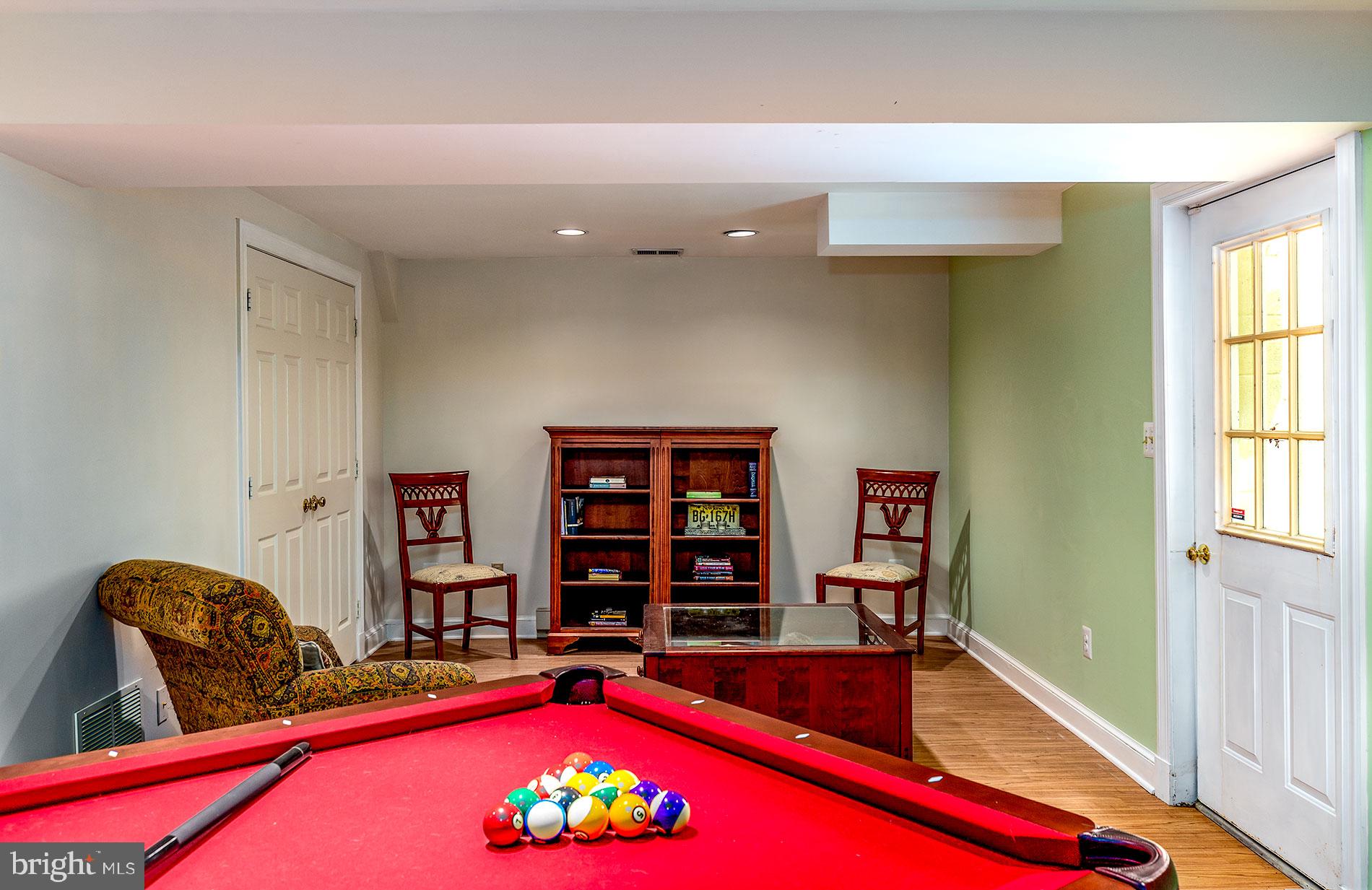 COLVIN RUN ESTATES - Residential