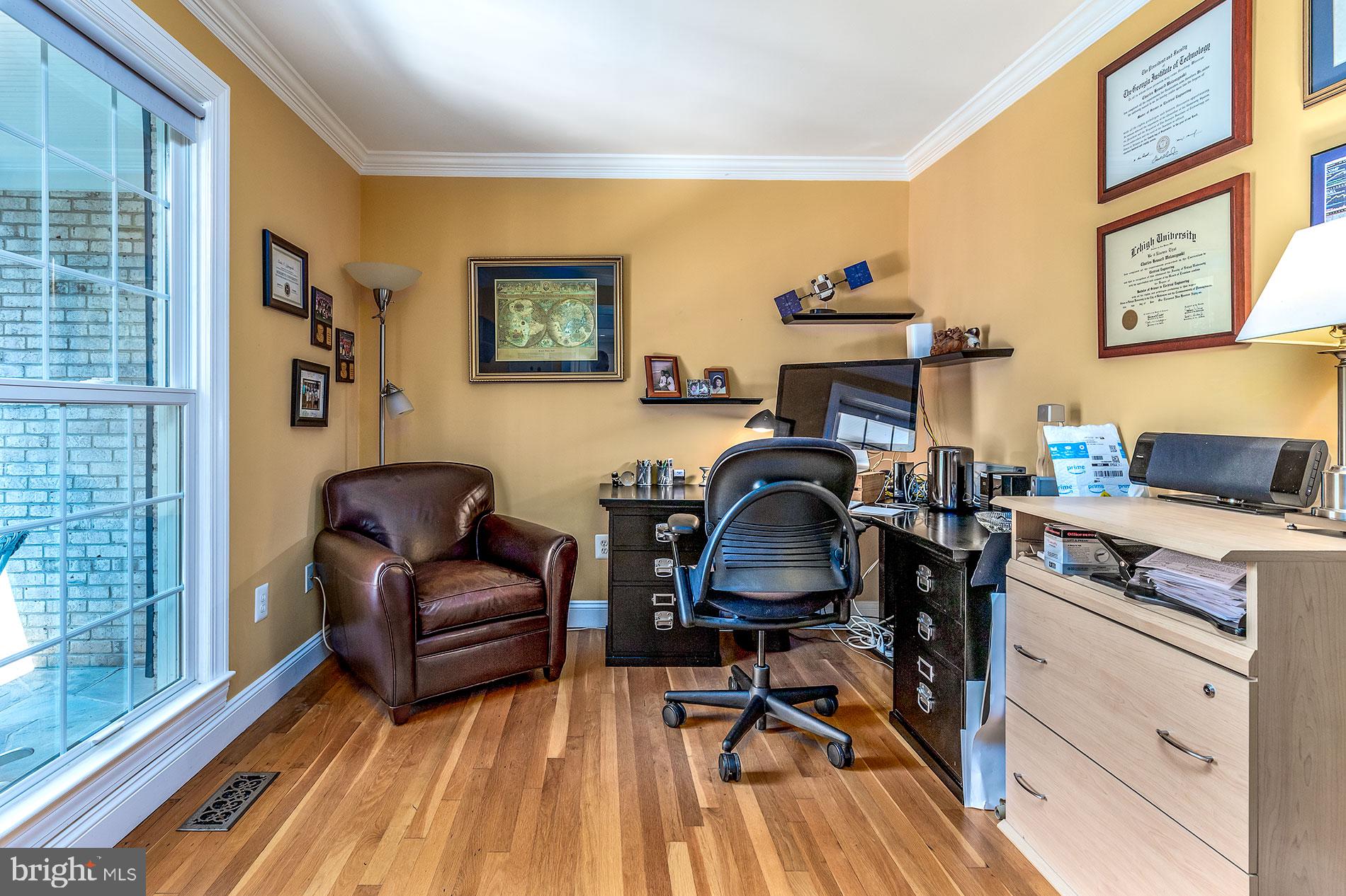 COLVIN RUN ESTATES - Residential