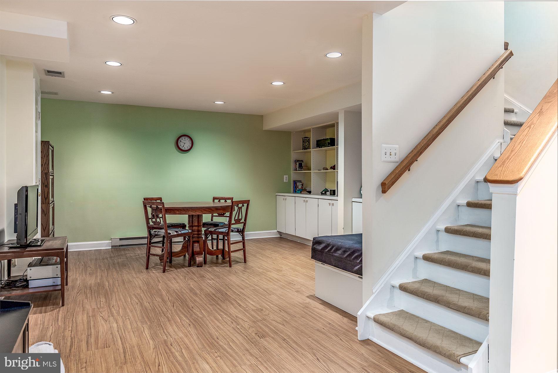 COLVIN RUN ESTATES - Residential