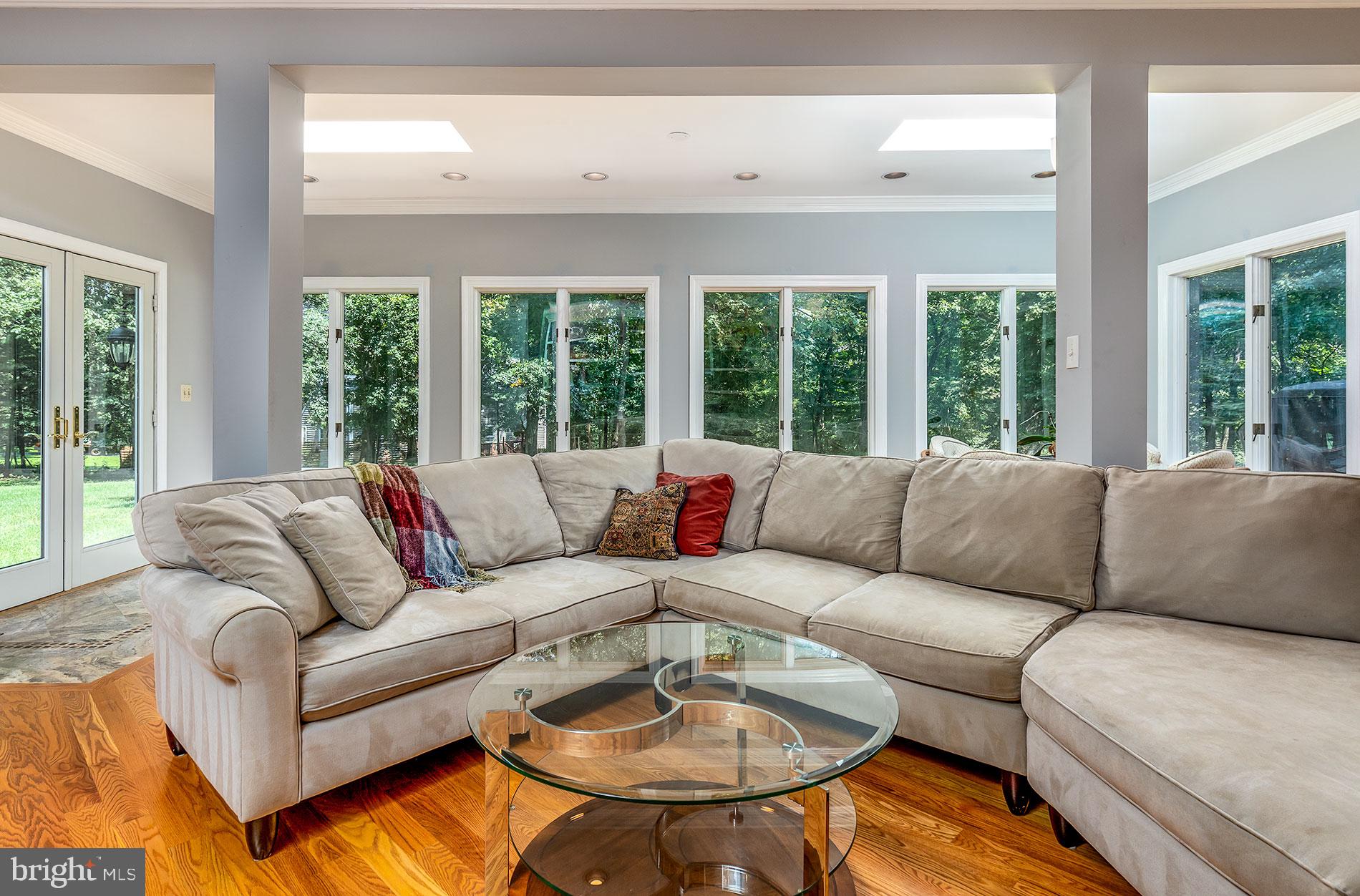 COLVIN RUN ESTATES - Residential