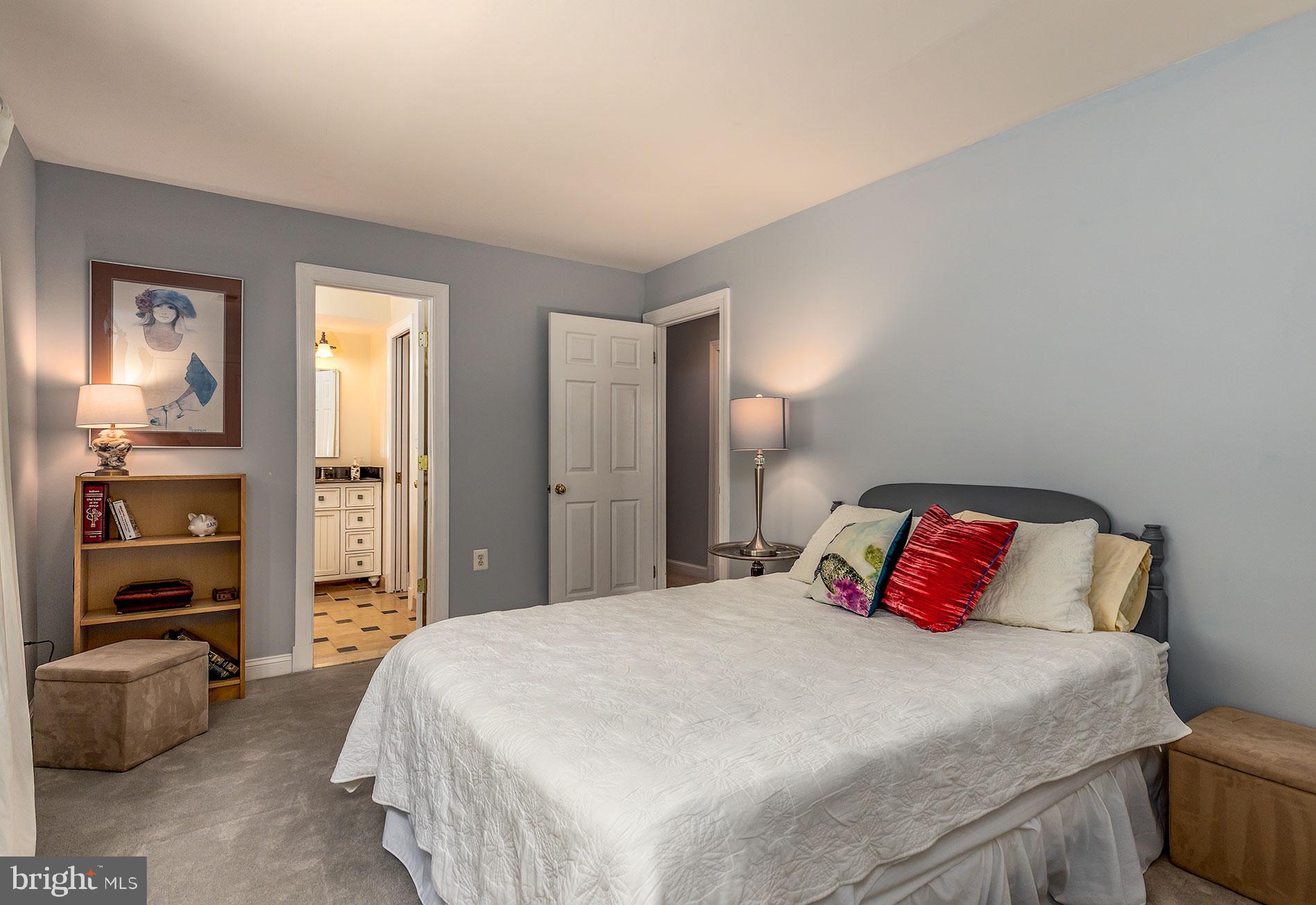 COLVIN RUN ESTATES - Residential