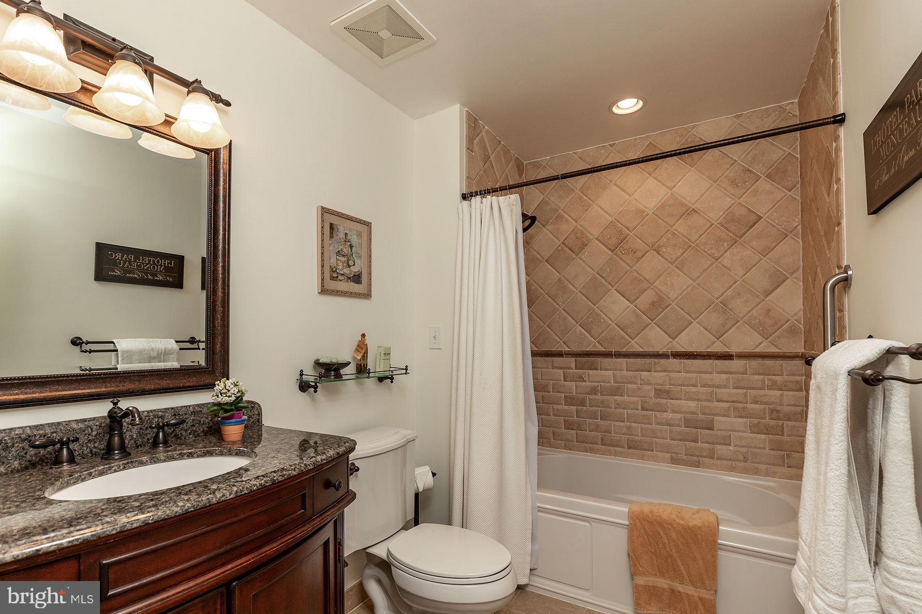 COLVIN RUN ESTATES - Residential