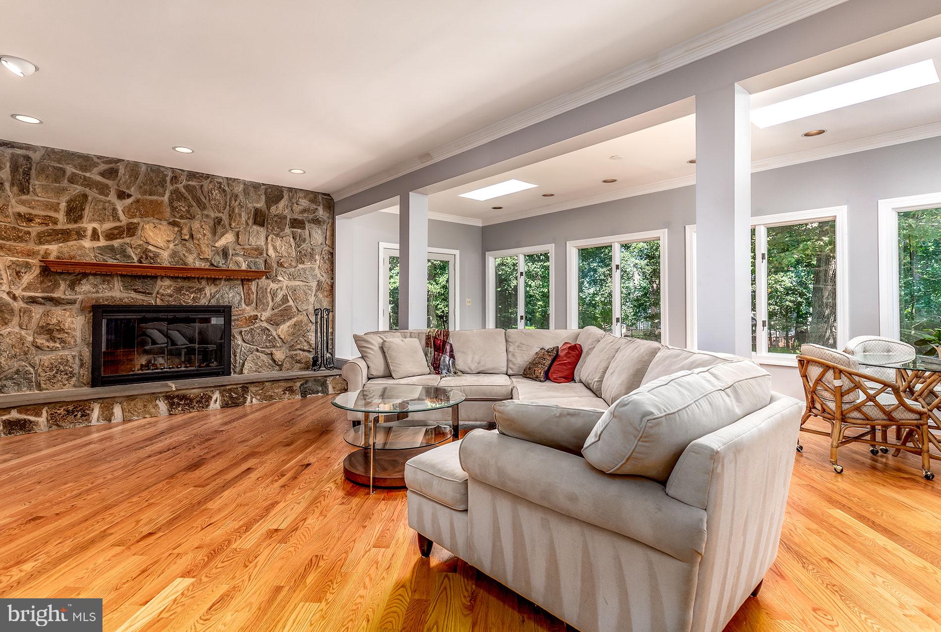 COLVIN RUN ESTATES - Residential