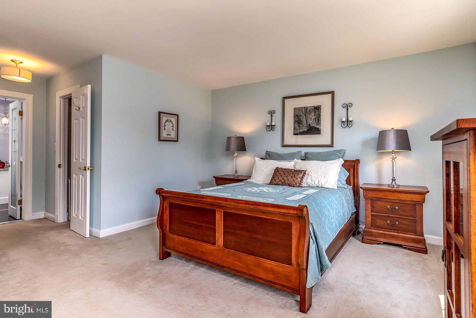 COLVIN RUN ESTATES - Residential