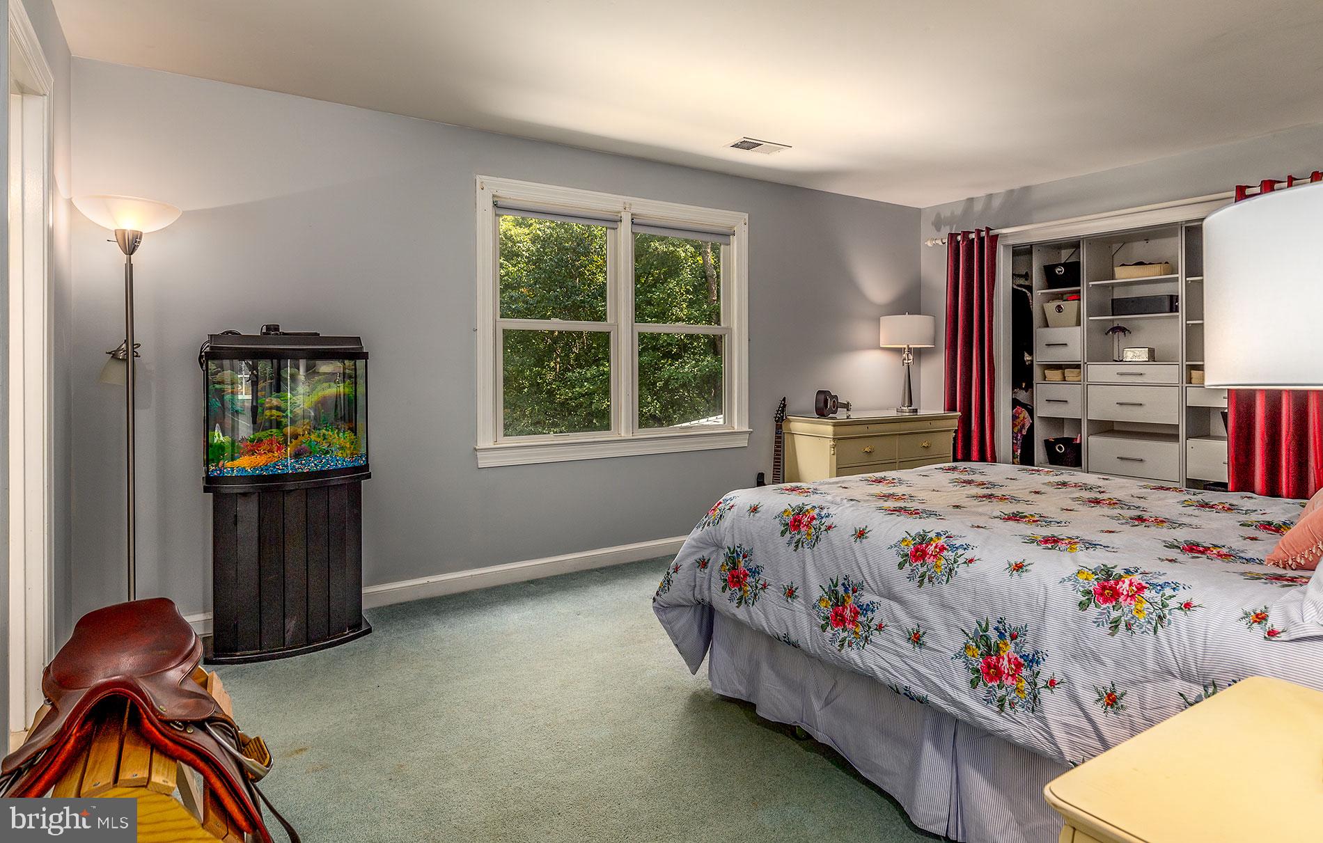 COLVIN RUN ESTATES - Residential