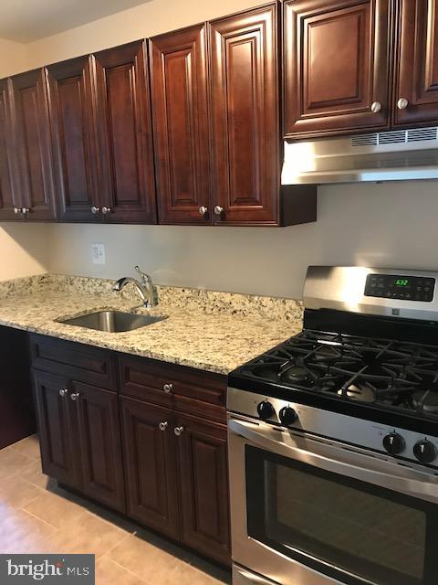 HOLLY HILL CONDOMINIUMS - Residential Lease