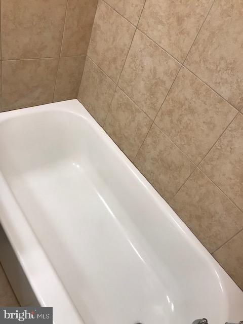 HOLLY HILL CONDOMINIUMS - Residential Lease