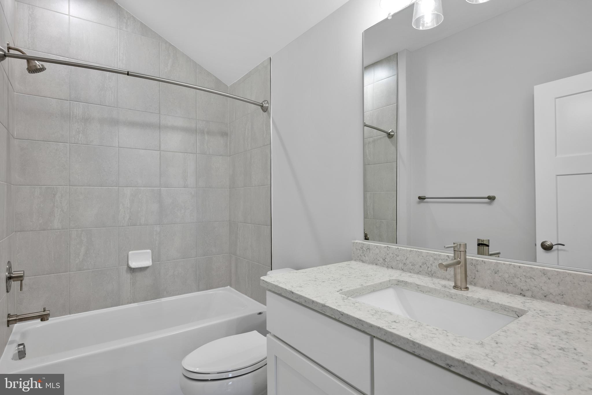 THE KNOLL AT IRONS LANE - Residential