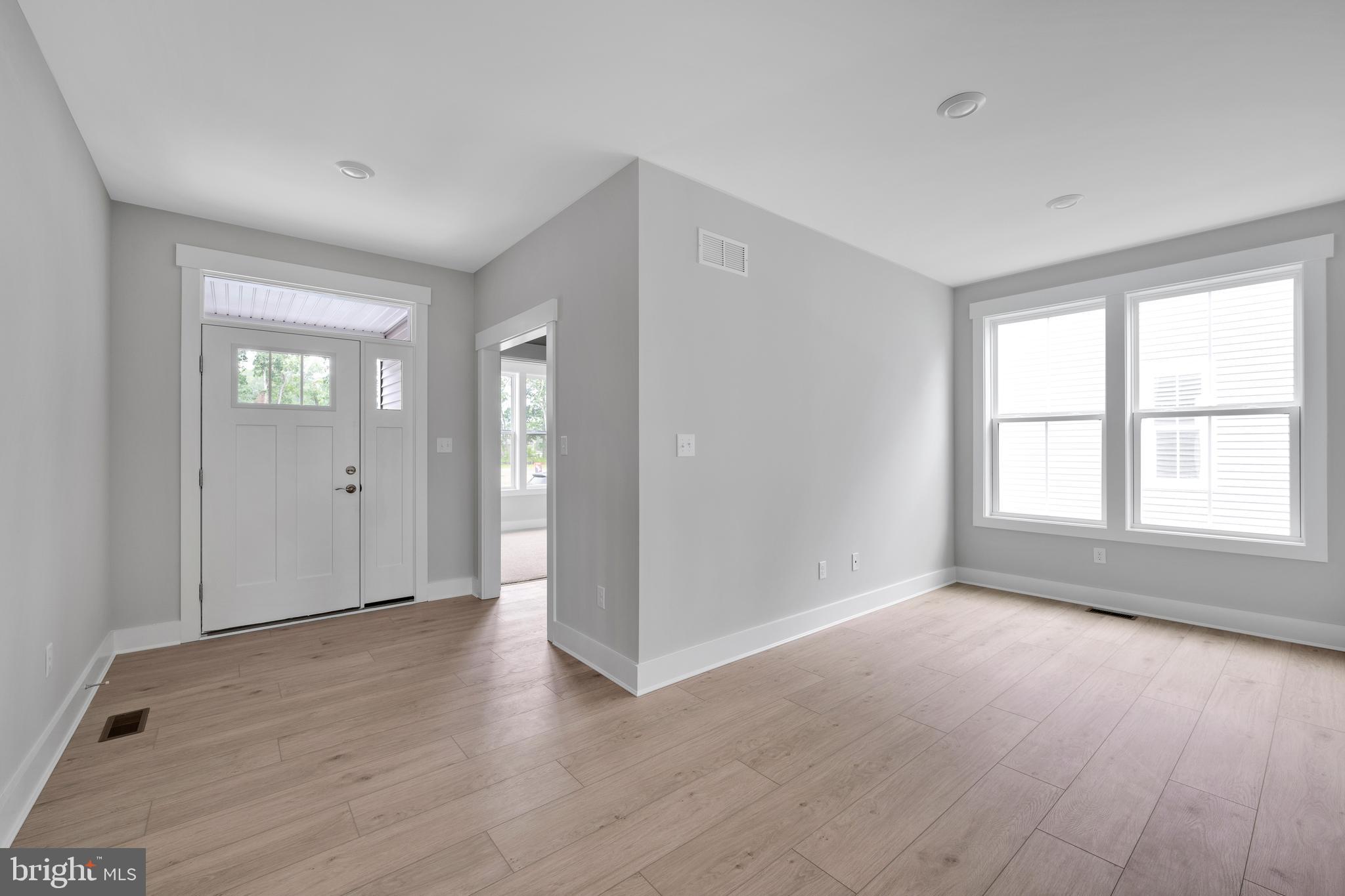 THE KNOLL AT IRONS LANE - Residential