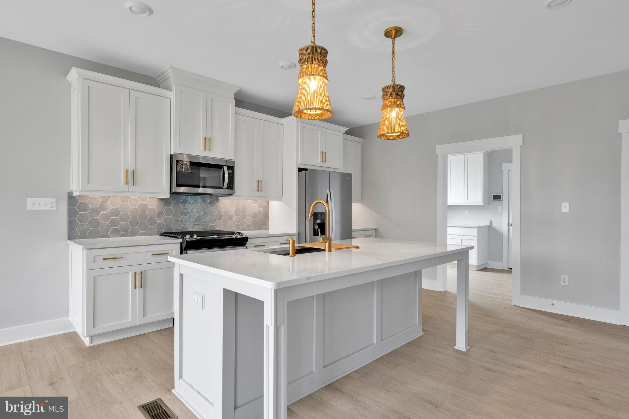 THE KNOLL AT IRONS LANE - Residential