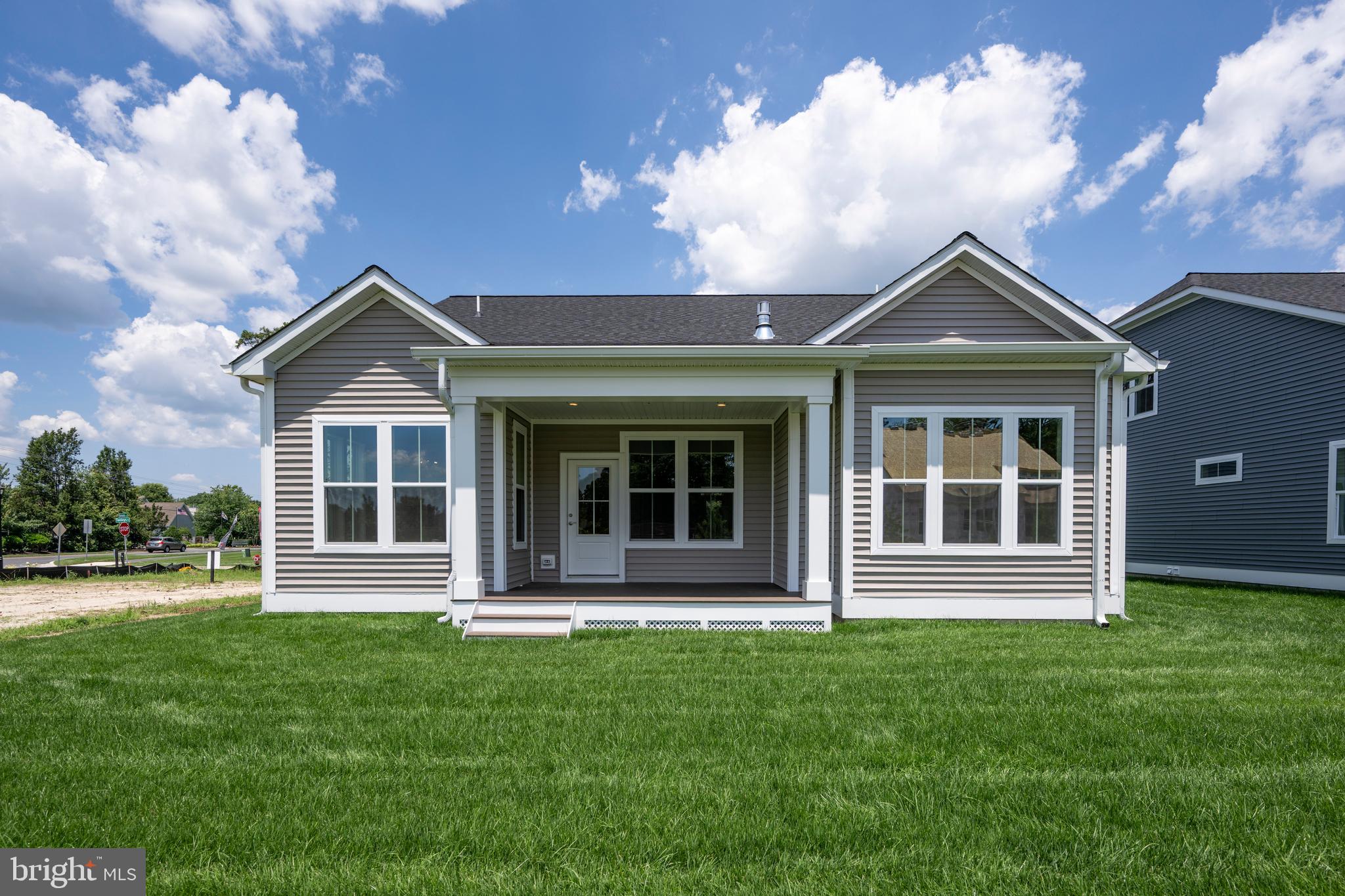 THE KNOLL AT IRONS LANE - Residential