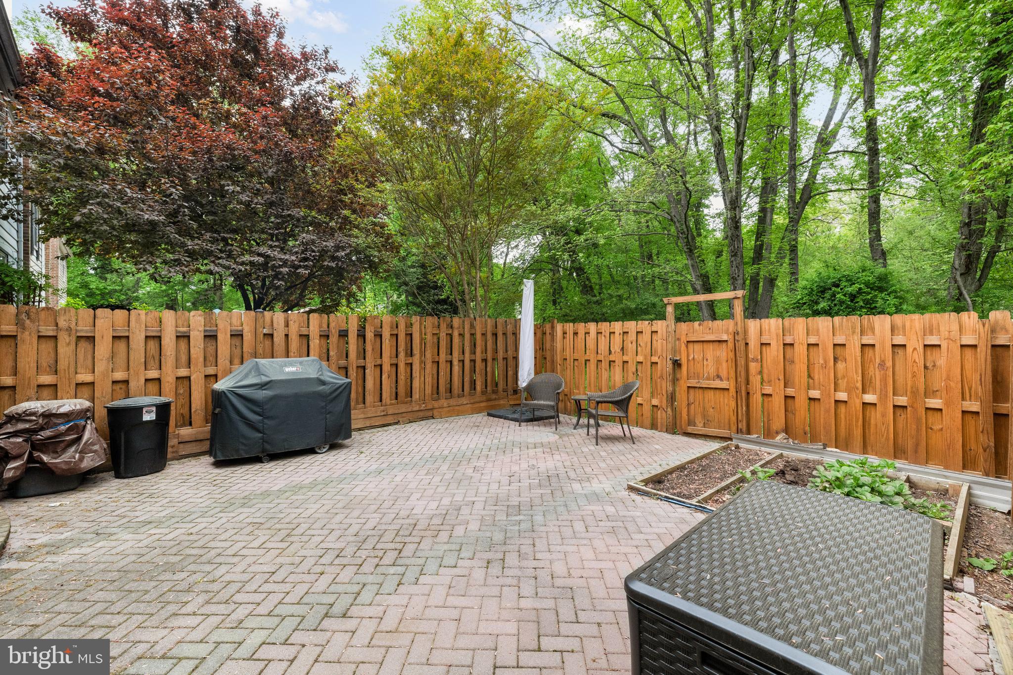 LAKE BRADDOCK - Residential