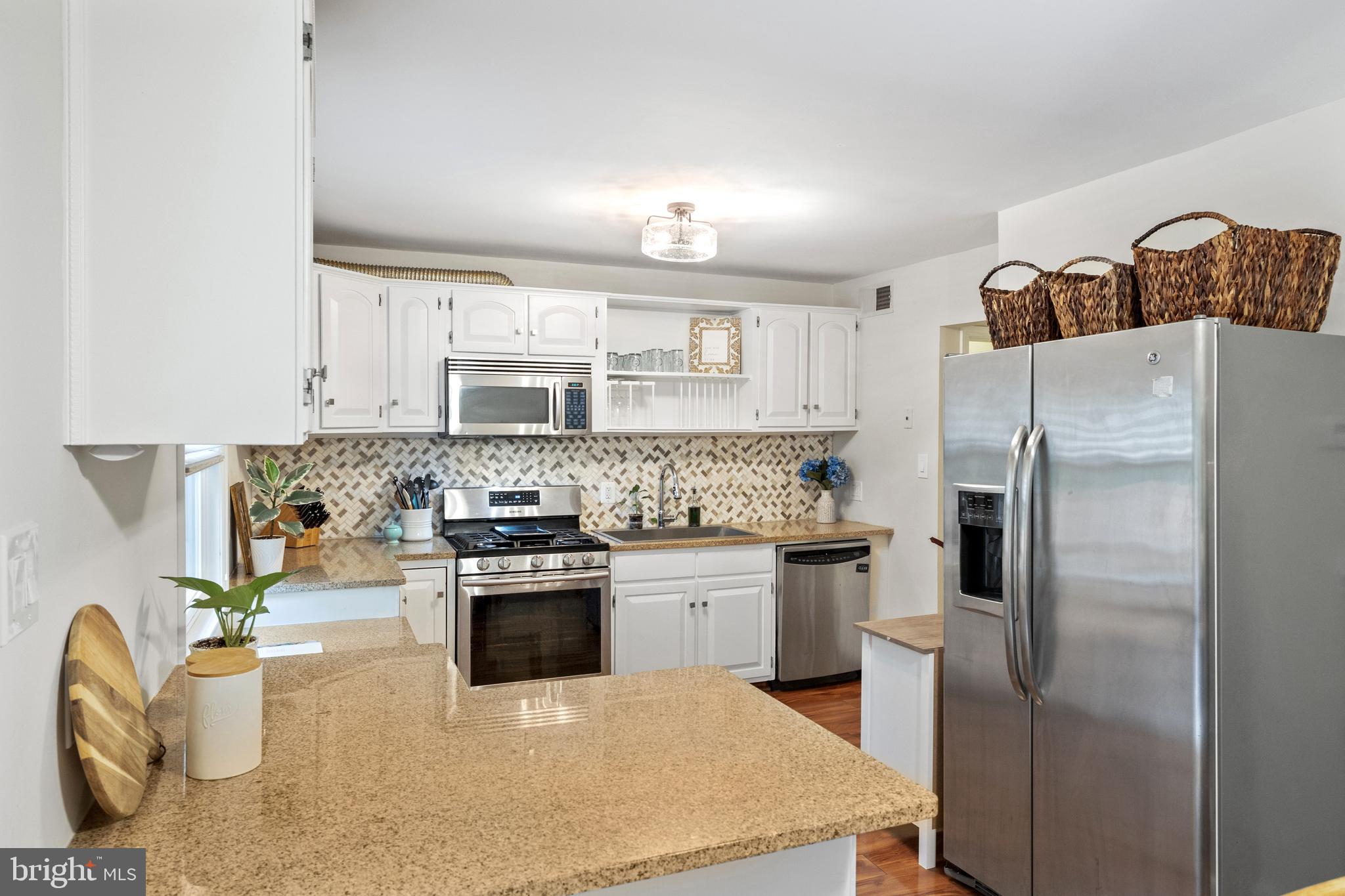 LAKE BRADDOCK - Residential