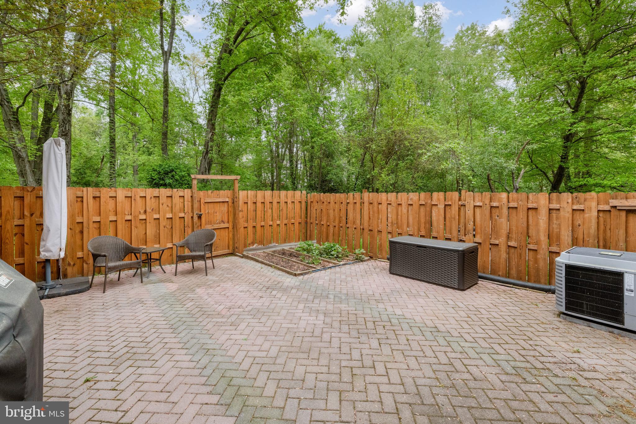 LAKE BRADDOCK - Residential