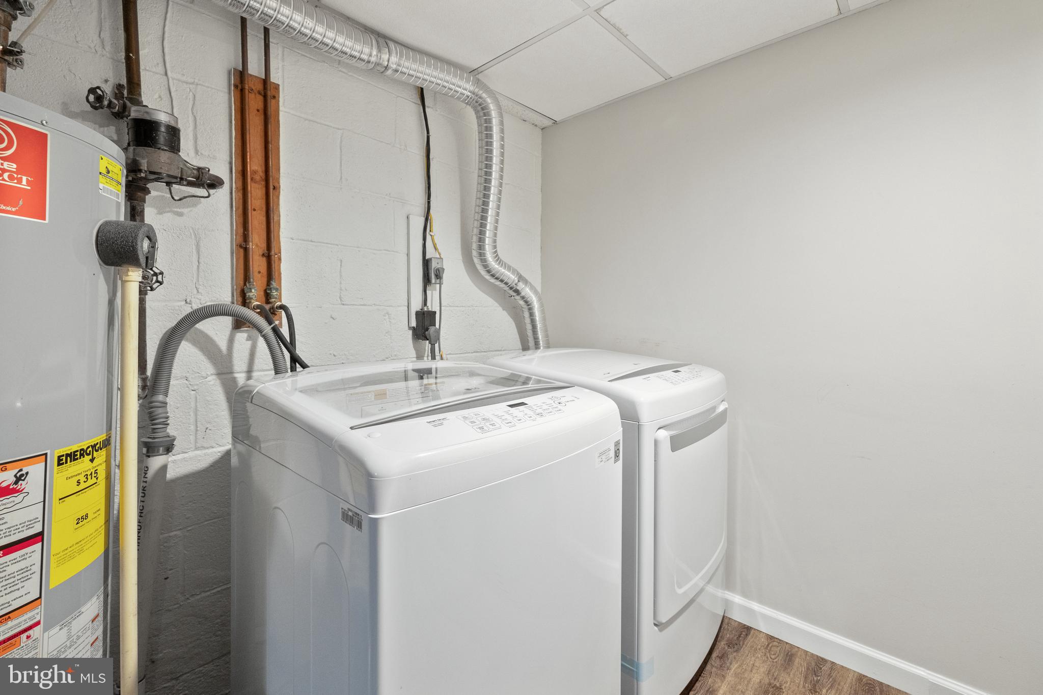 LAKE BRADDOCK - Residential