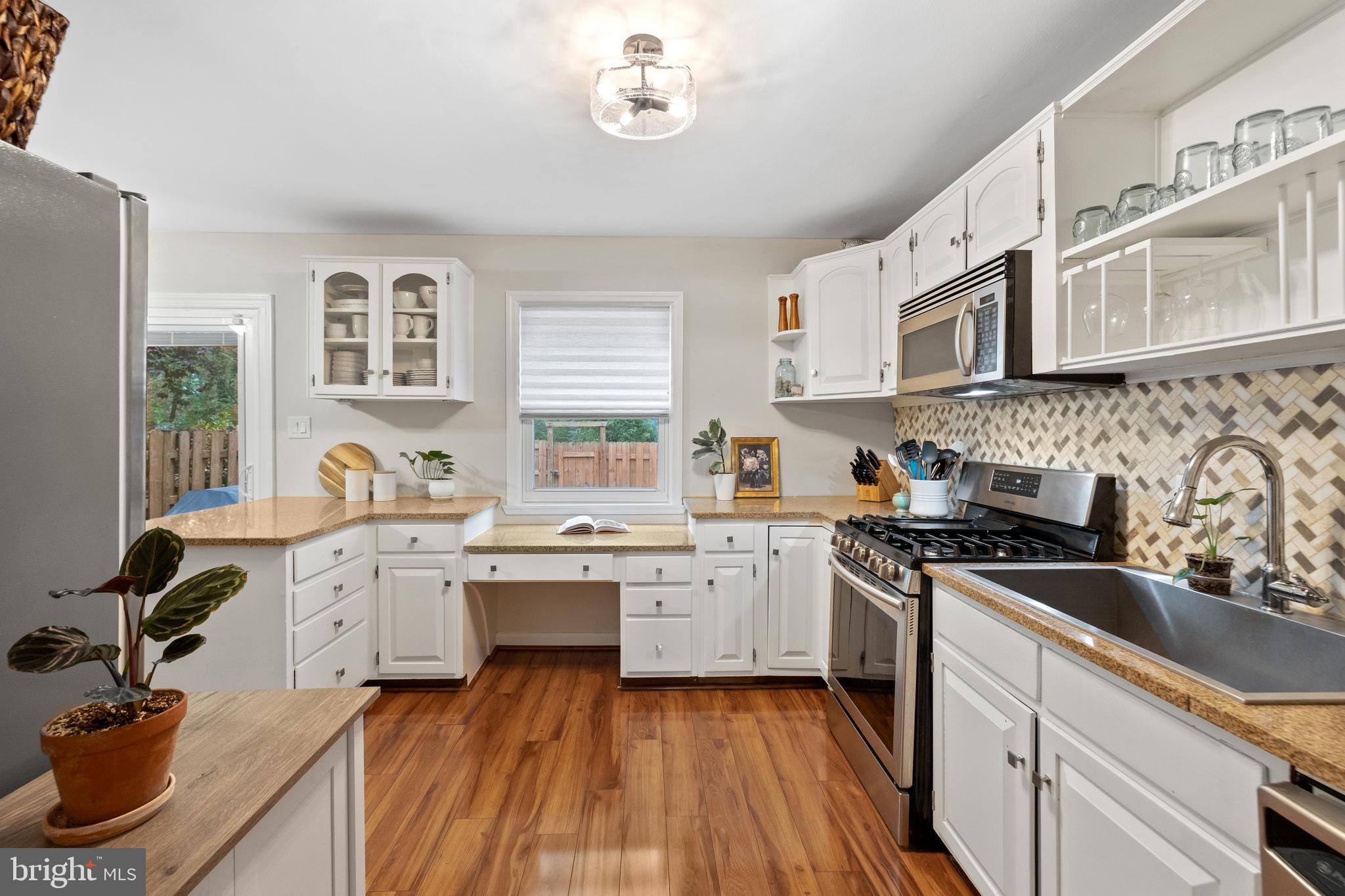 LAKE BRADDOCK - Residential