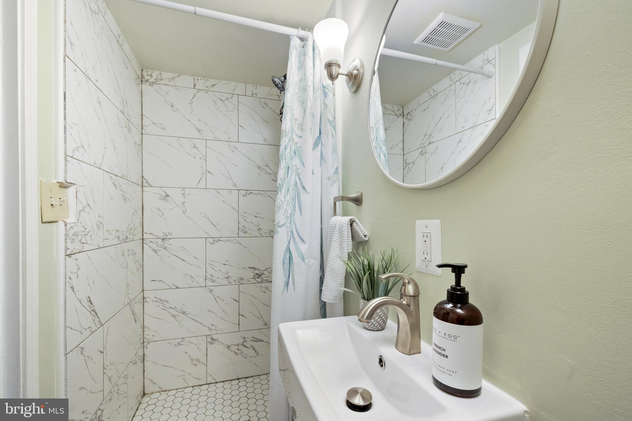 LAKE BRADDOCK - Residential