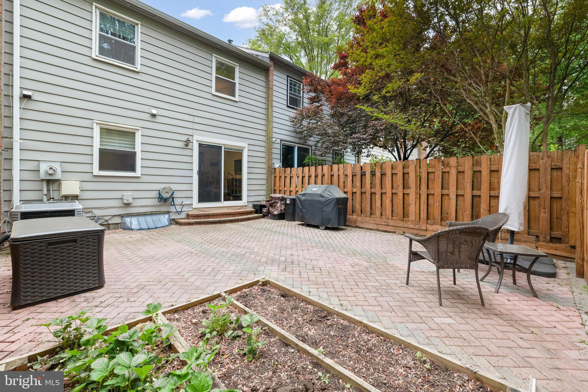 LAKE BRADDOCK - Residential