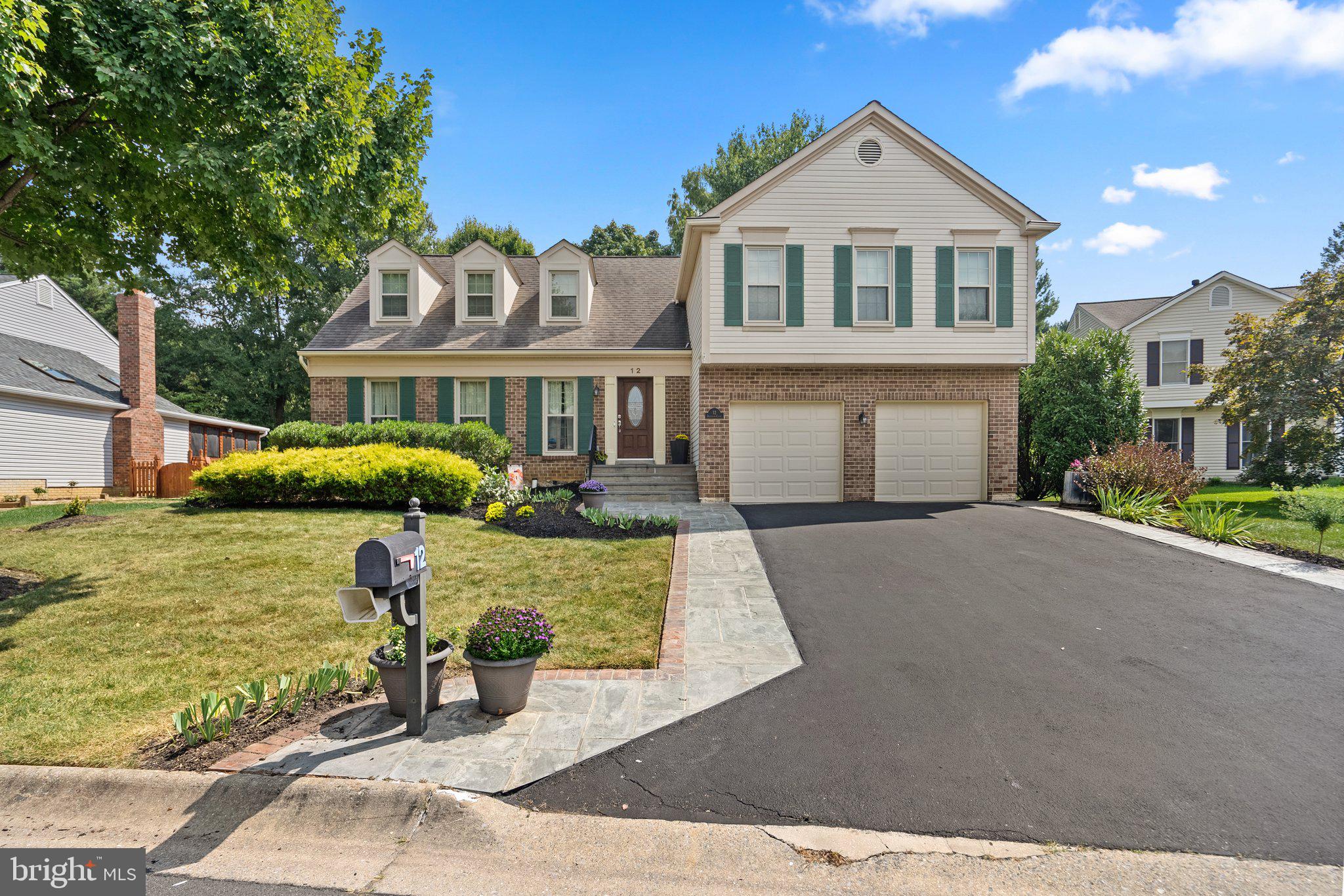 BROOKEVILLE KNOLLS - Residential