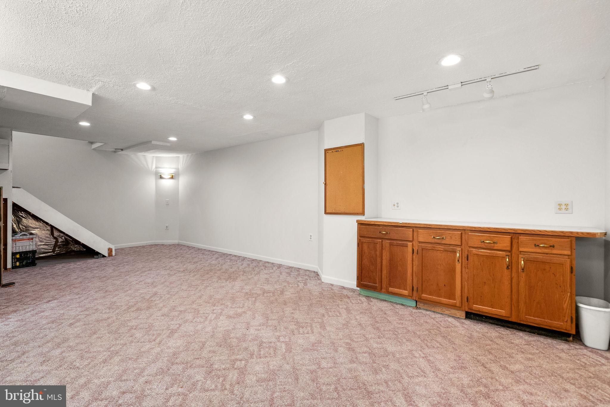 BROOKEVILLE KNOLLS - Residential